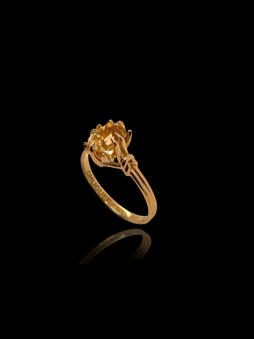 1ct Citrine and Diamond Reef Knot solitaire in 18k yellow gold with diamonds For Sale 1