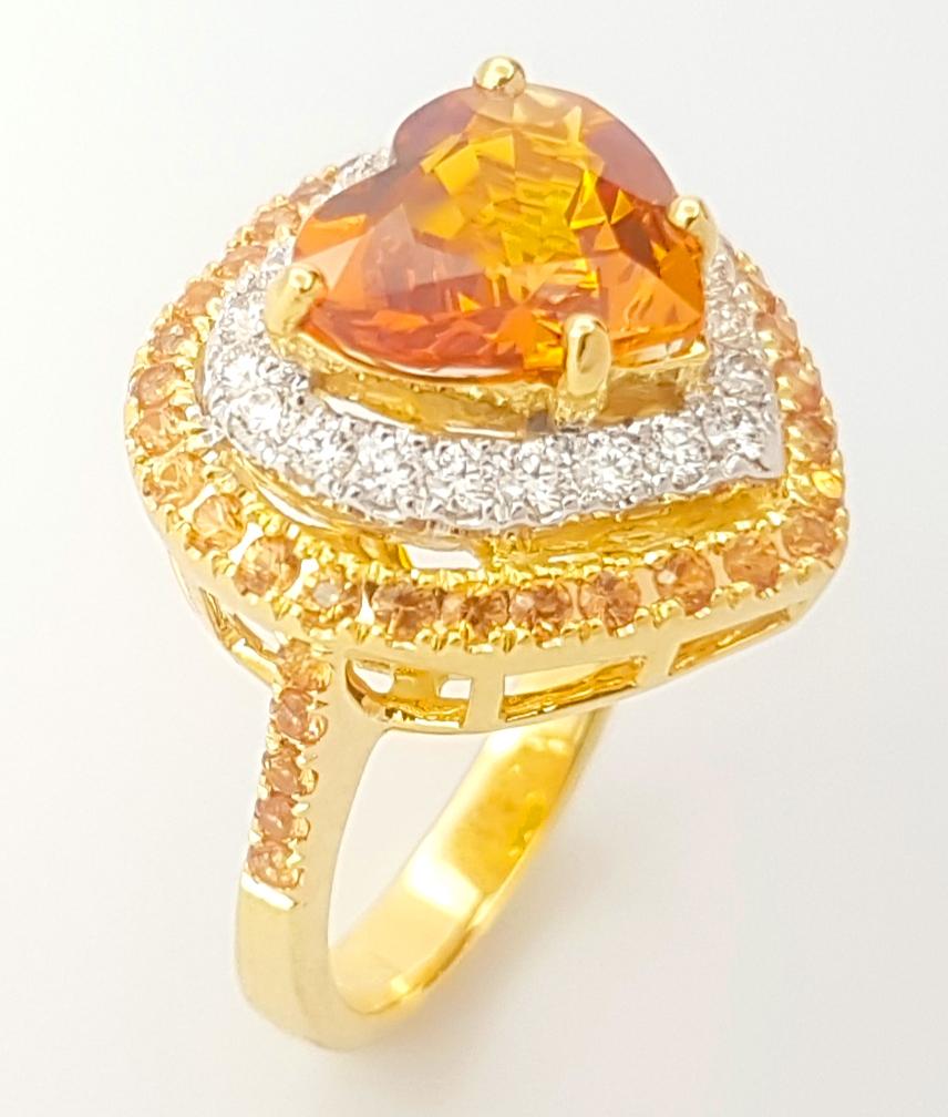 Ring mit gelbem Saphir und Diamant in 18 Karat Goldfassungen gefasst im Angebot 2