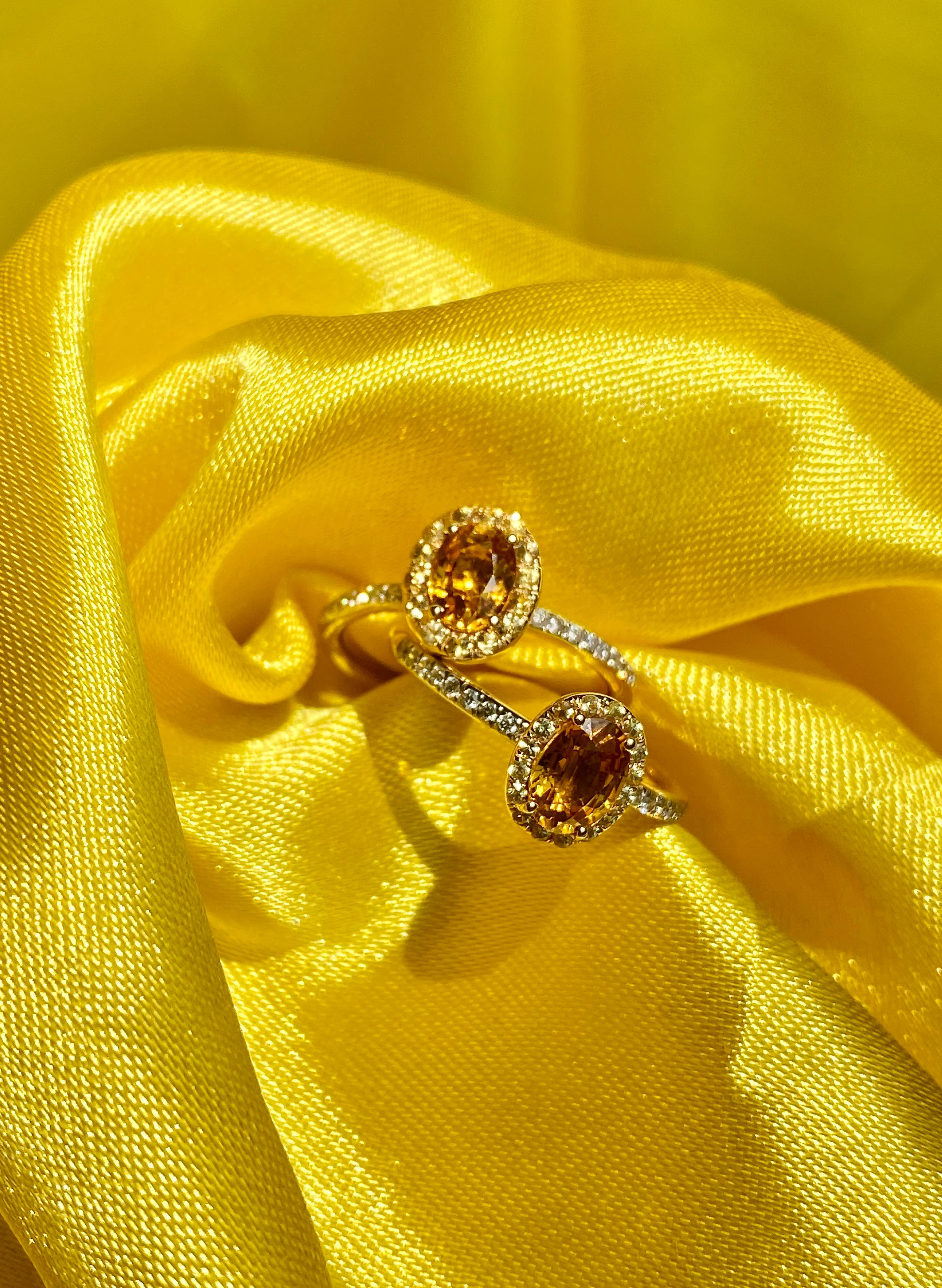 Yellow Sapphire and Diamond Solitaire Ring with Natural Gemstones in 14k Gold In New Condition For Sale In New York, NY