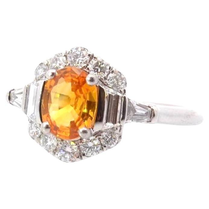 Yellow sapphire and diamonds ring in 18k gold For Sale