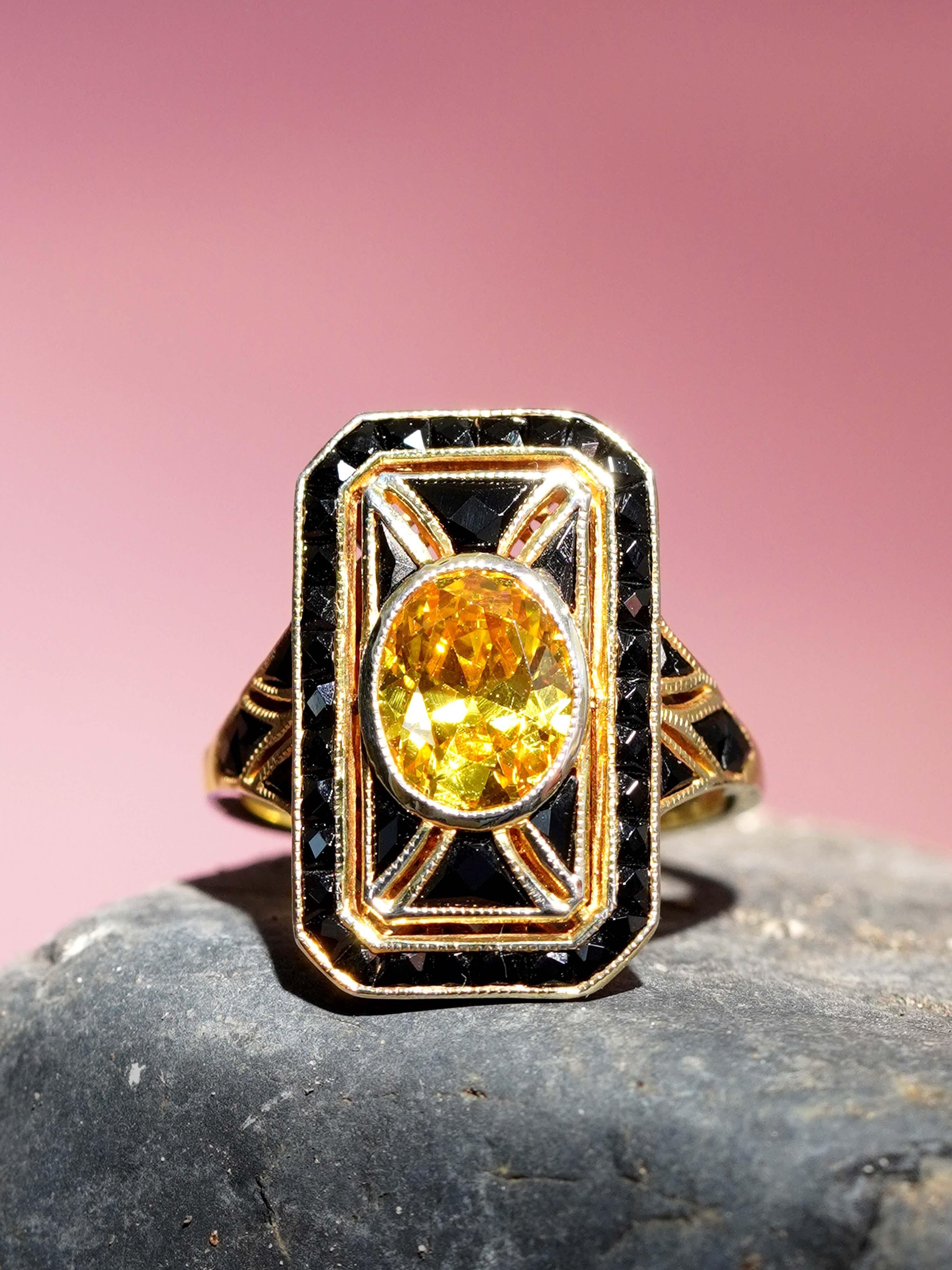 Yellow Sapphire and Onyx Art Deco Style Dinner Ring in 14K Yellow Gold For Sale 1