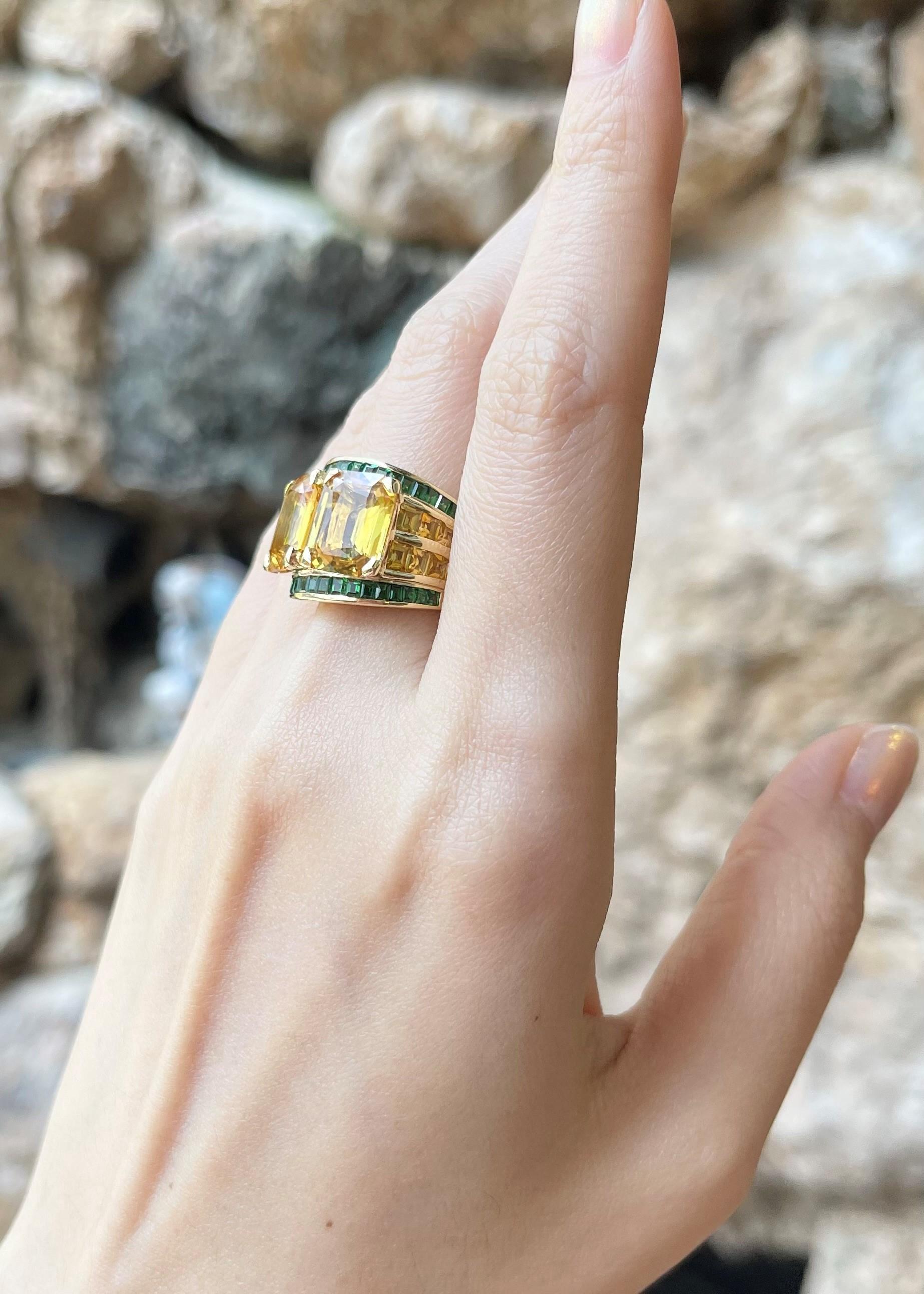 Contemporain Bague en or 18 carats avec saphir jaune et tsavorite en vente