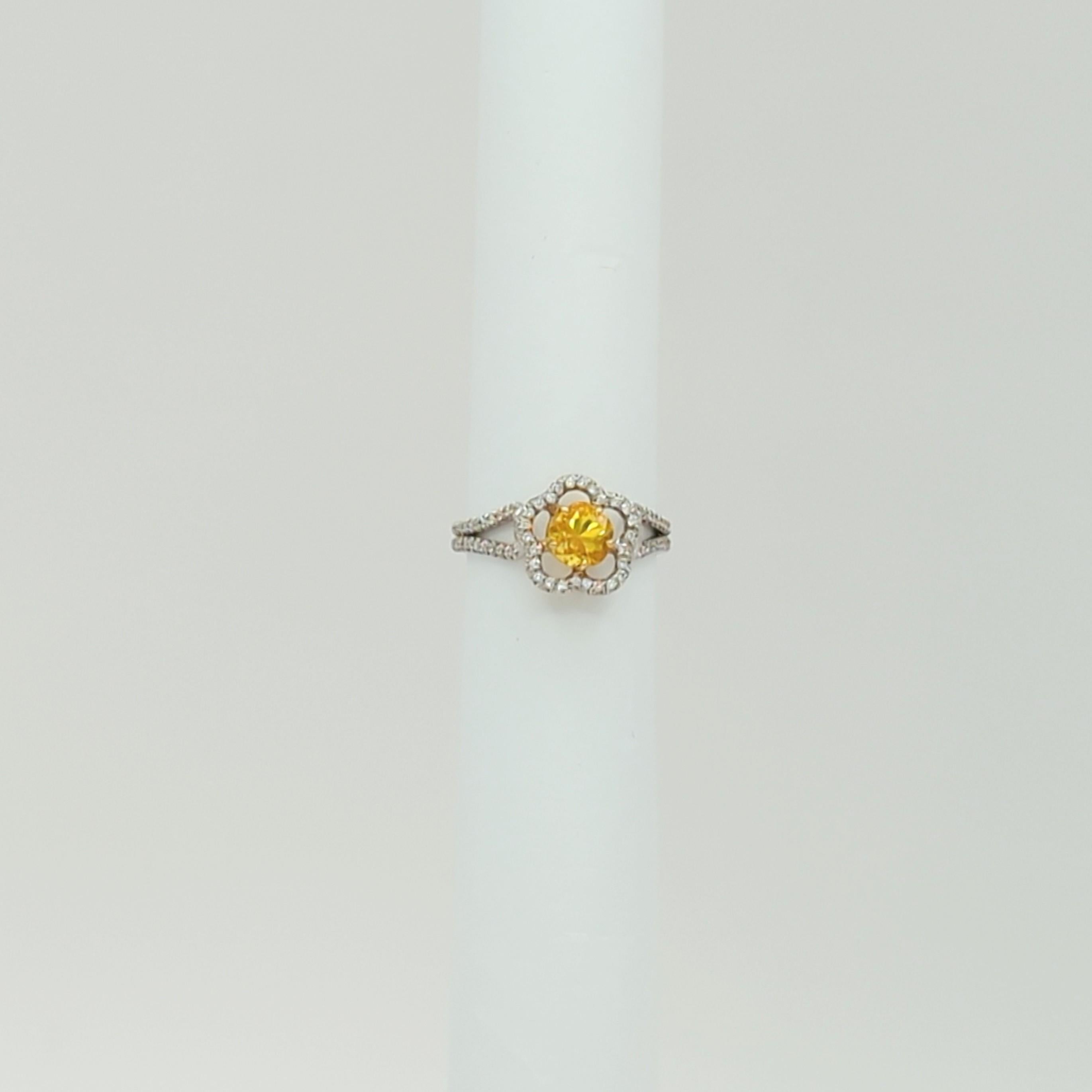 Yellow Sapphire and White Diamond Floral Ring in 18K 2 Tone Gold In New Condition For Sale In Los Angeles, CA