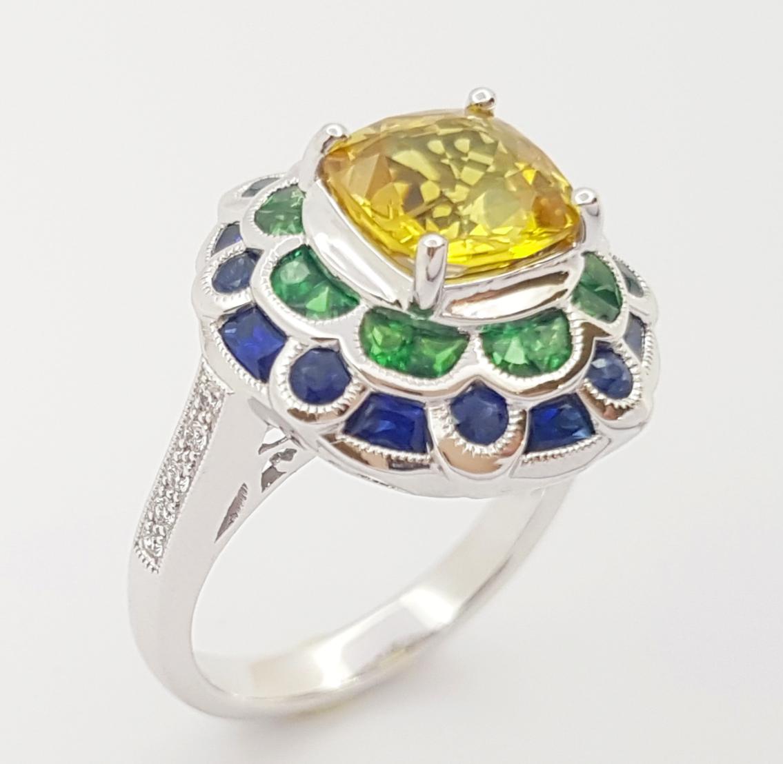 Yellow Sapphire, Blue Sapphire, Tsavorite and Diamond Ring set in 18K White Gold For Sale 6