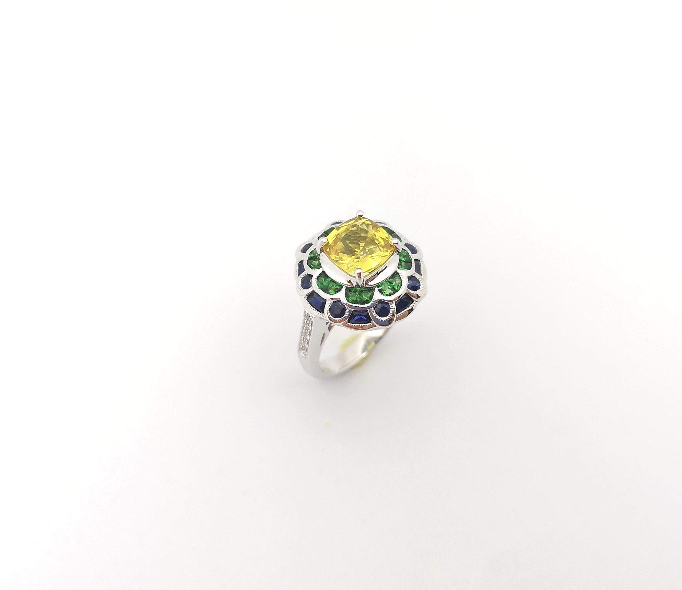 Yellow Sapphire, Blue Sapphire, Tsavorite and Diamond Ring set in 18K White Gold For Sale 7