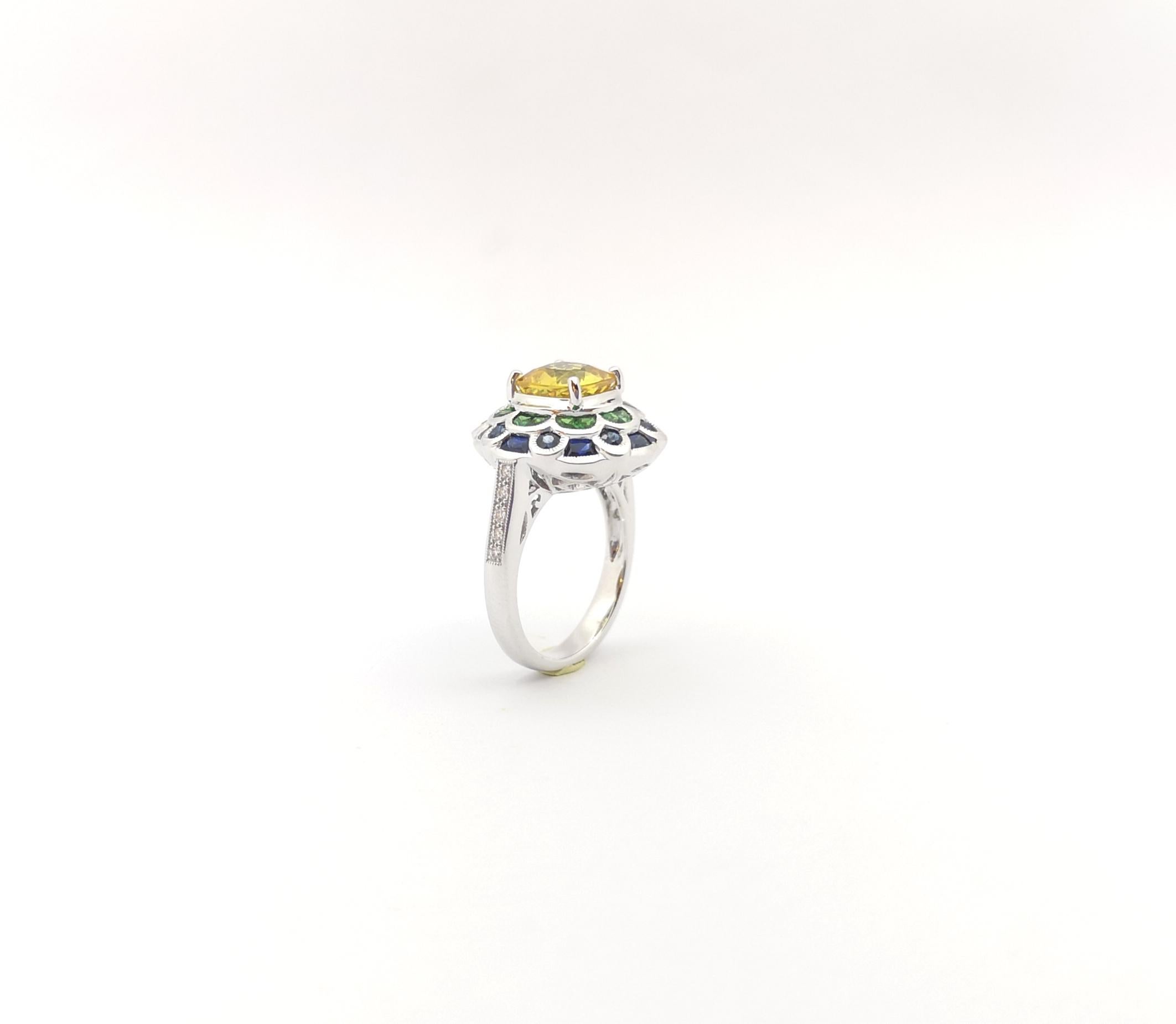 Yellow Sapphire, Blue Sapphire, Tsavorite and Diamond Ring set in 18K White Gold For Sale 9