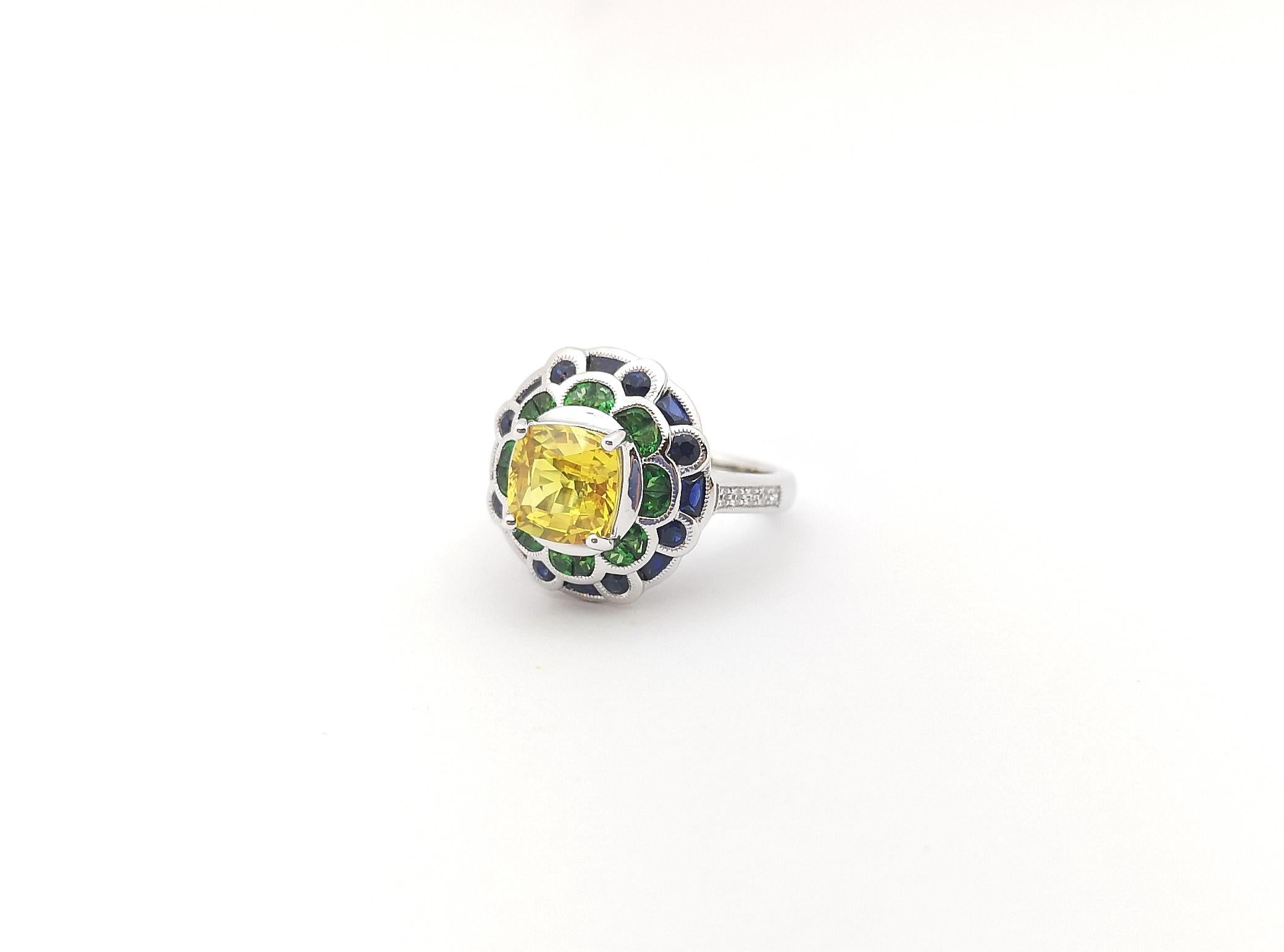 Yellow Sapphire, Blue Sapphire, Tsavorite and Diamond Ring set in 18K White Gold For Sale 1