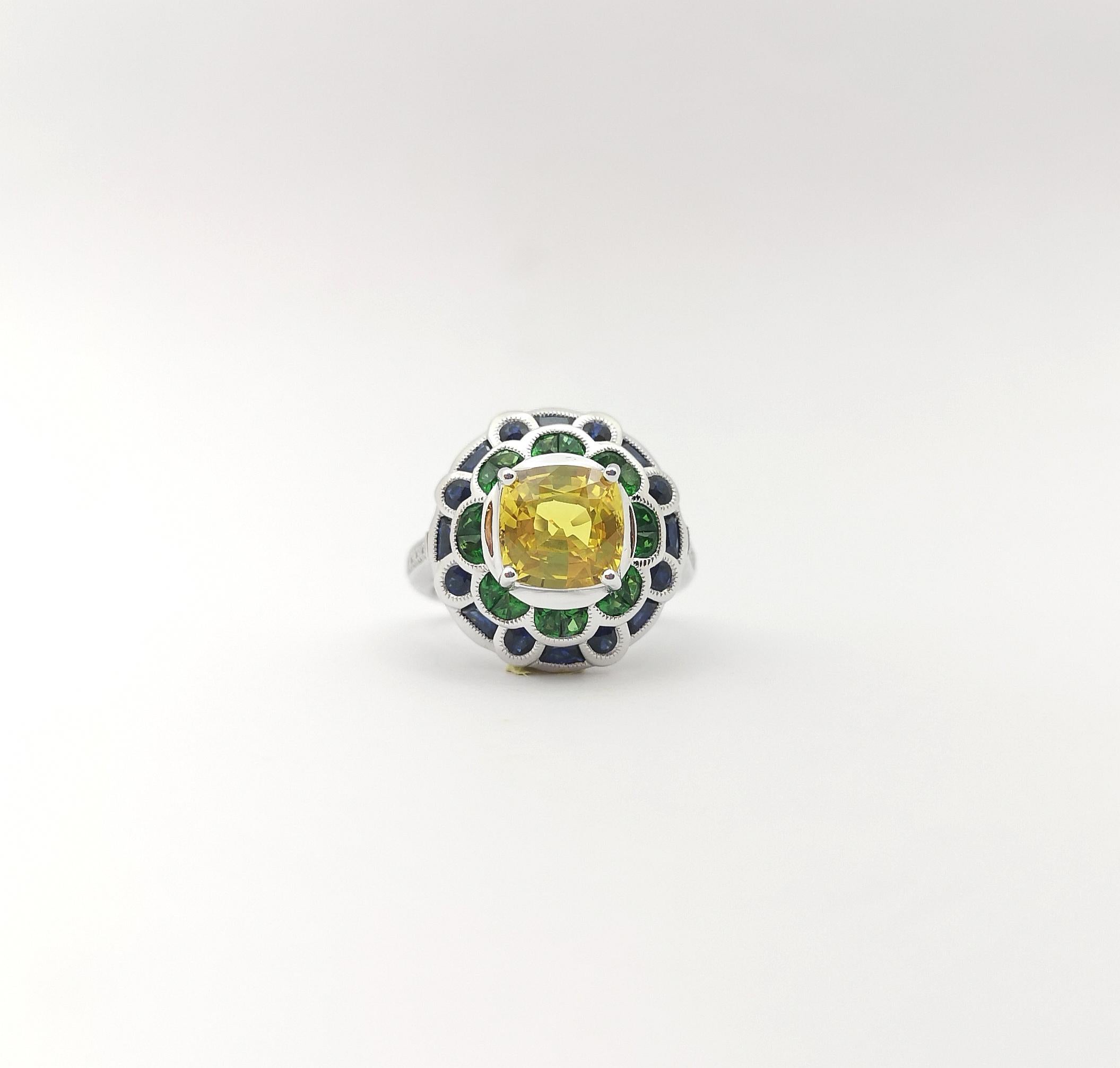 Yellow Sapphire, Blue Sapphire, Tsavorite and Diamond Ring set in 18K White Gold For Sale 3