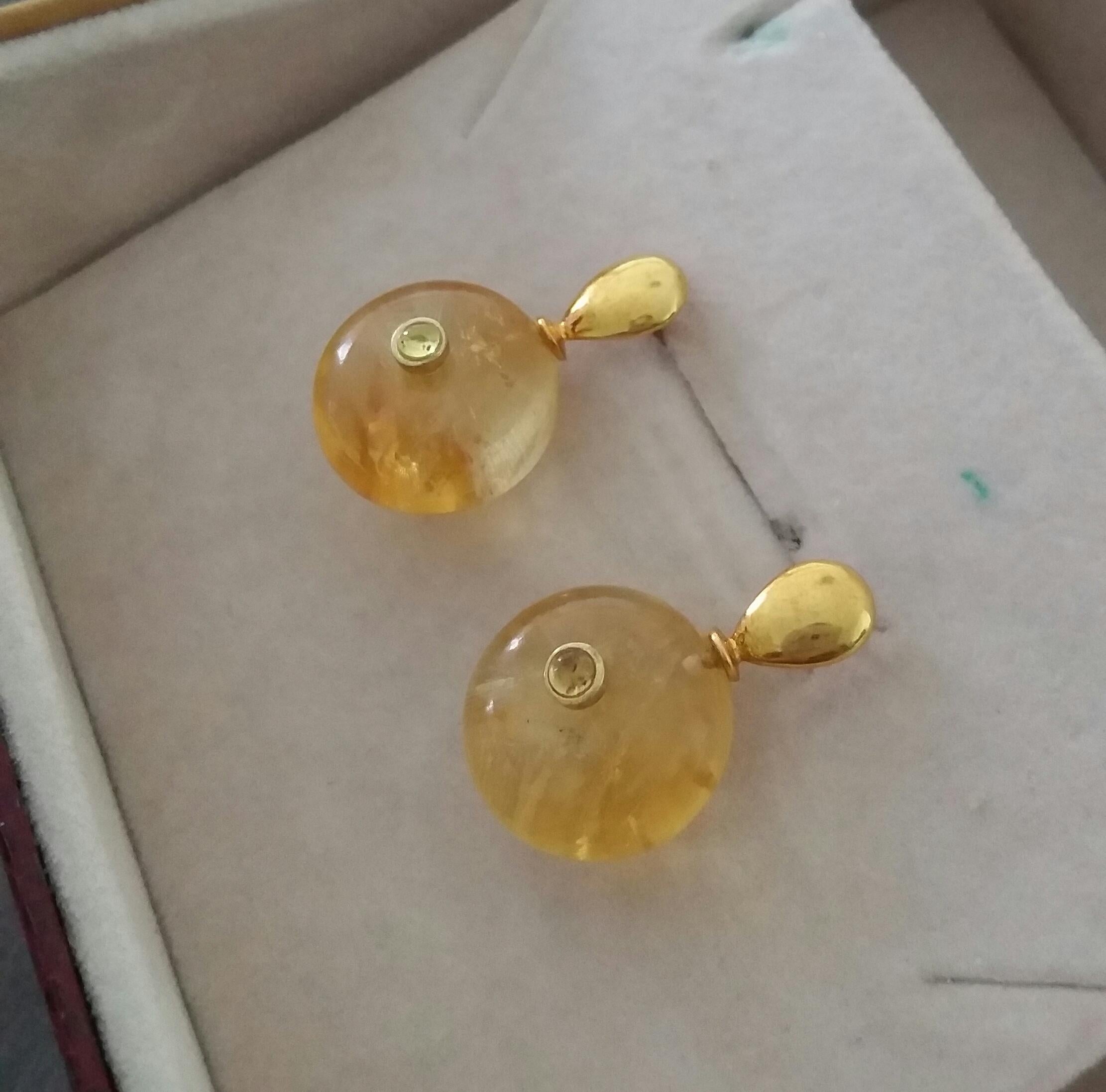 Boucles d'oreilles Citrines en forme de roue en or gris saphir jaune en forme de goutte plate en vente 7