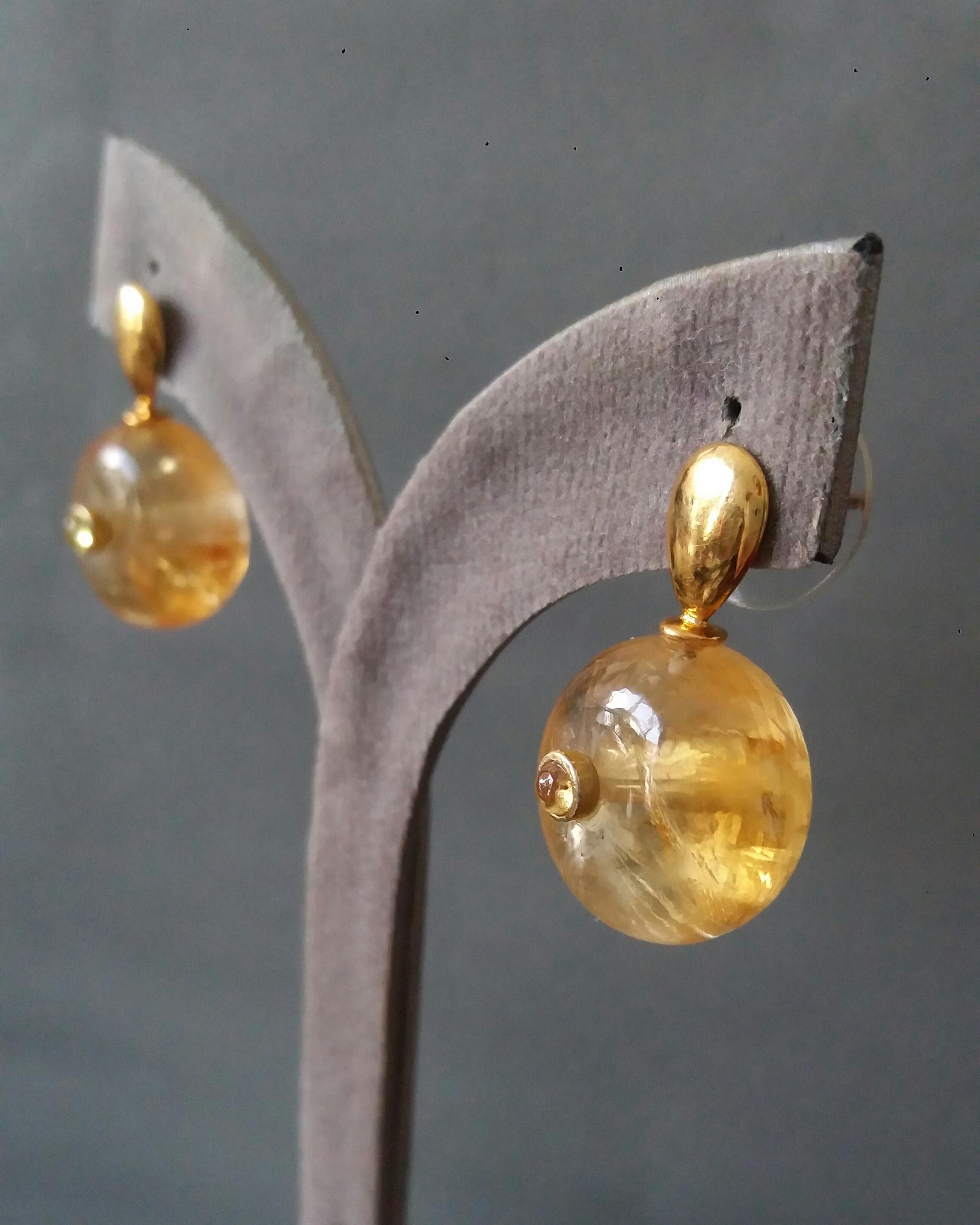 Boucles d'oreilles Citrines en forme de roue en or gris saphir jaune en forme de goutte plate en vente 10