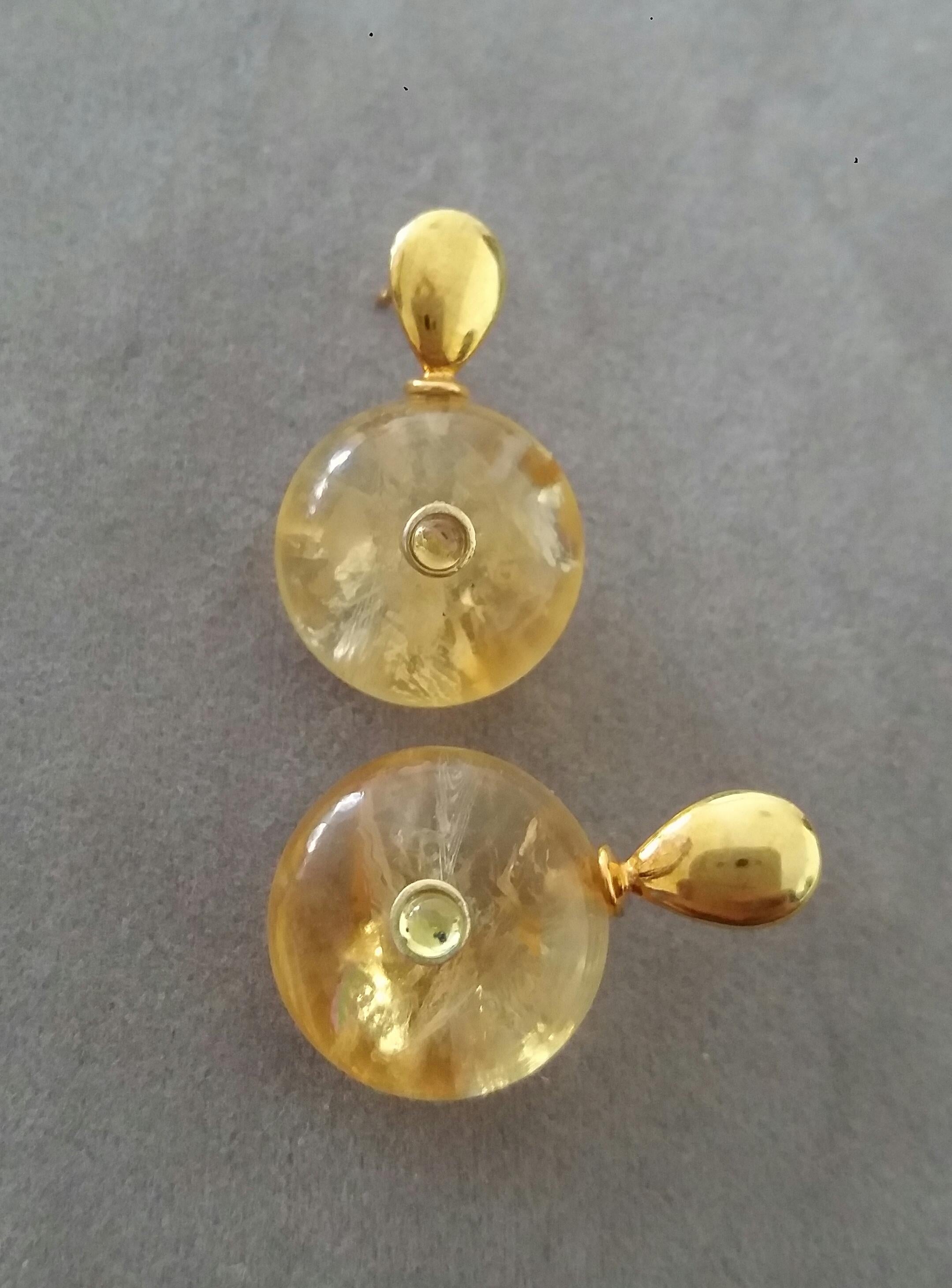 Boucles d'oreilles Citrines en forme de roue en or gris saphir jaune en forme de goutte plate en vente 2