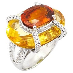 Anello con zaffiro giallo, citrino e diamante con montatura in oro bianco 18 carati