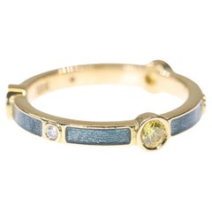 Stapelbarer Ring aus 18 Karat Gelbgold mit gelbem Saphir und Diamant in Thompson-Blauer Emaille