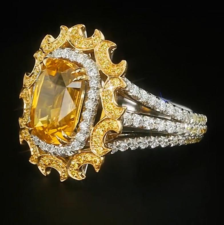 Contemporary 5.13ct Cushion Cut Yellow Sapphire & Diamond Ring in 18k Yellow Gold & Platinum For Sale
