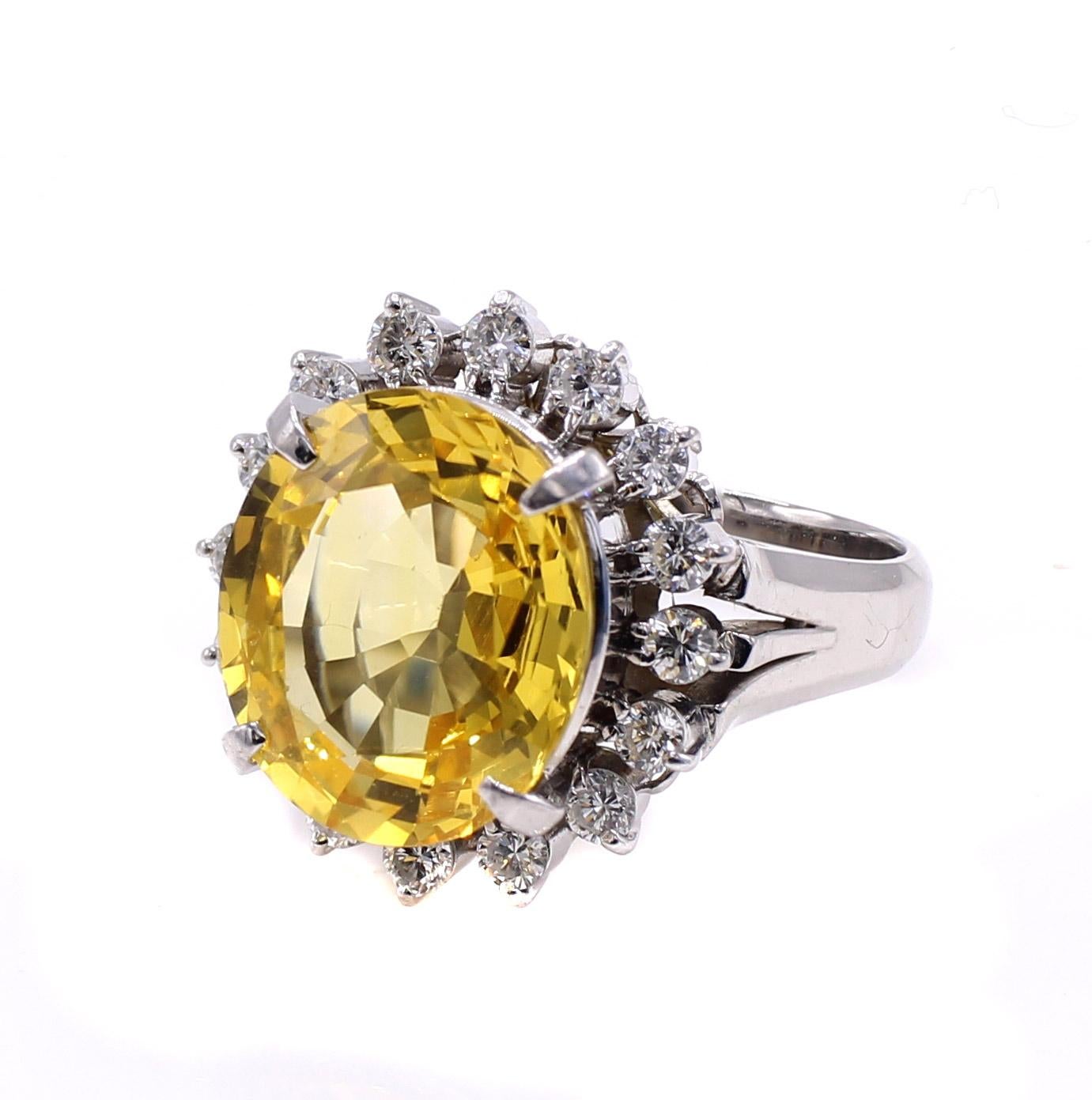 Yellow Sapphire Diamond Platinum Ring In Excellent Condition For Sale In New York, NY