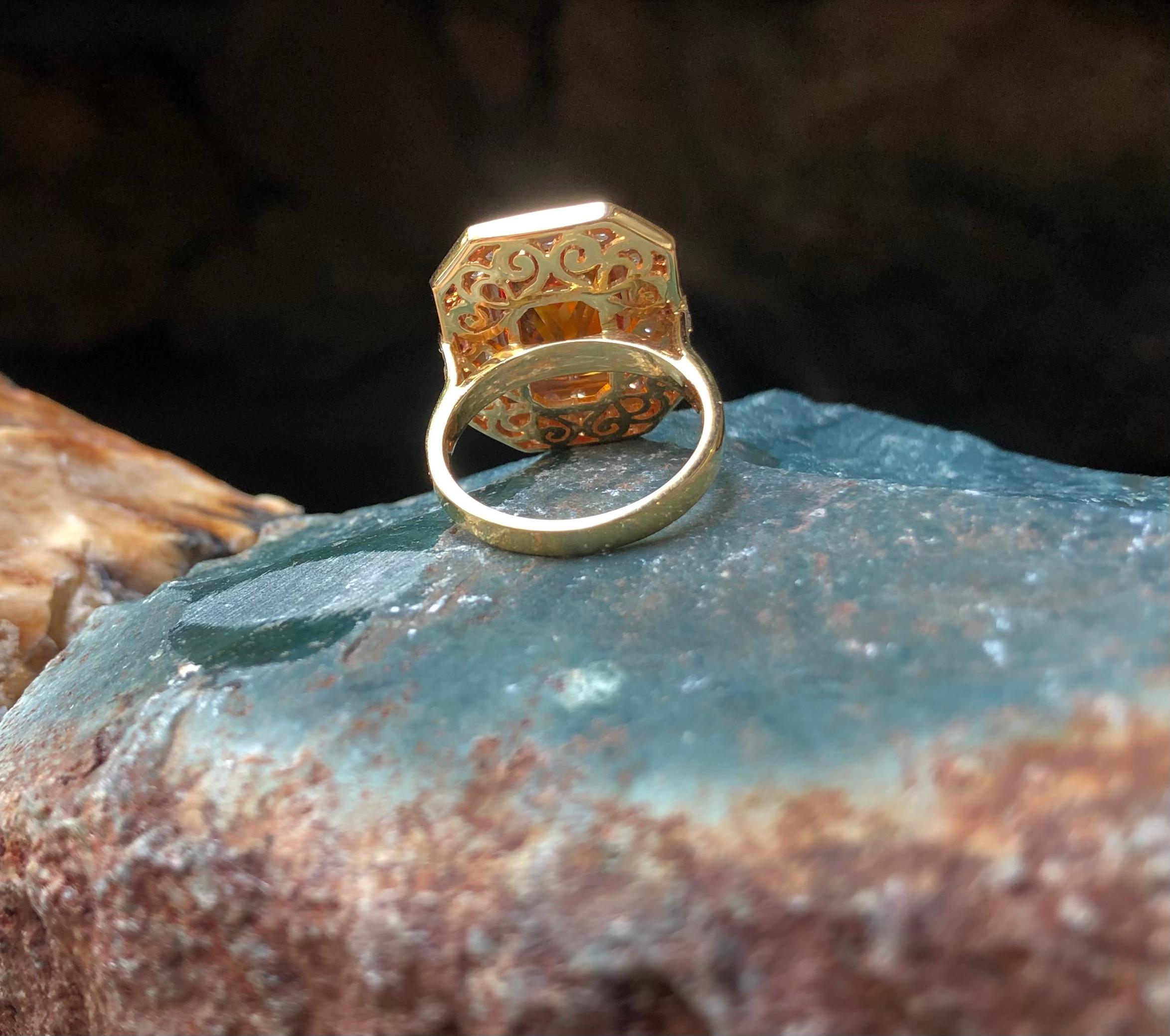Yellow Sapphire, Diamond Ring Set in 18 Karat Gold Settings For Sale 5