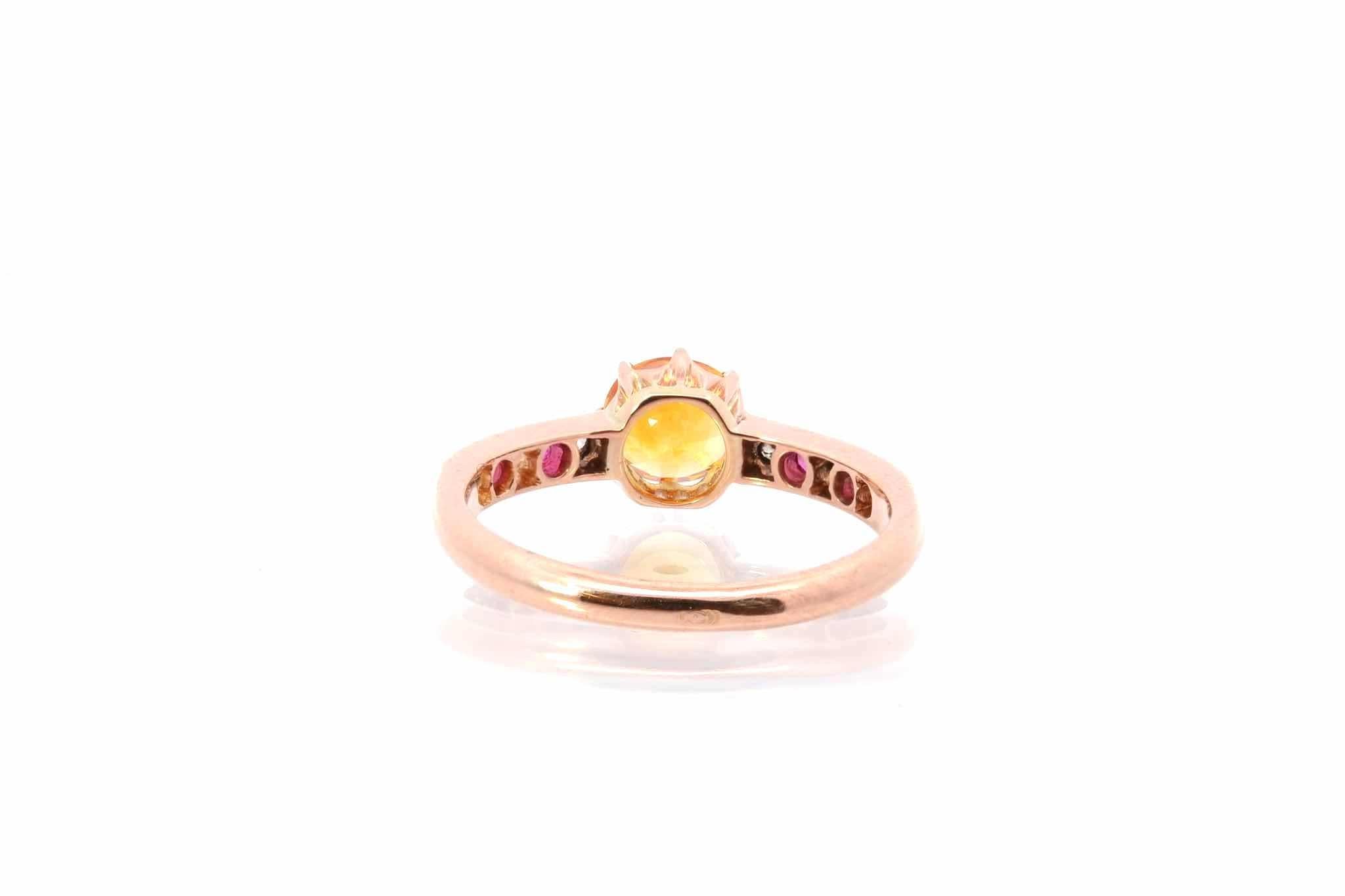 Women's or Men's Yellow sapphire, diamonds and pink sapphires ring in 18k gold For Sale