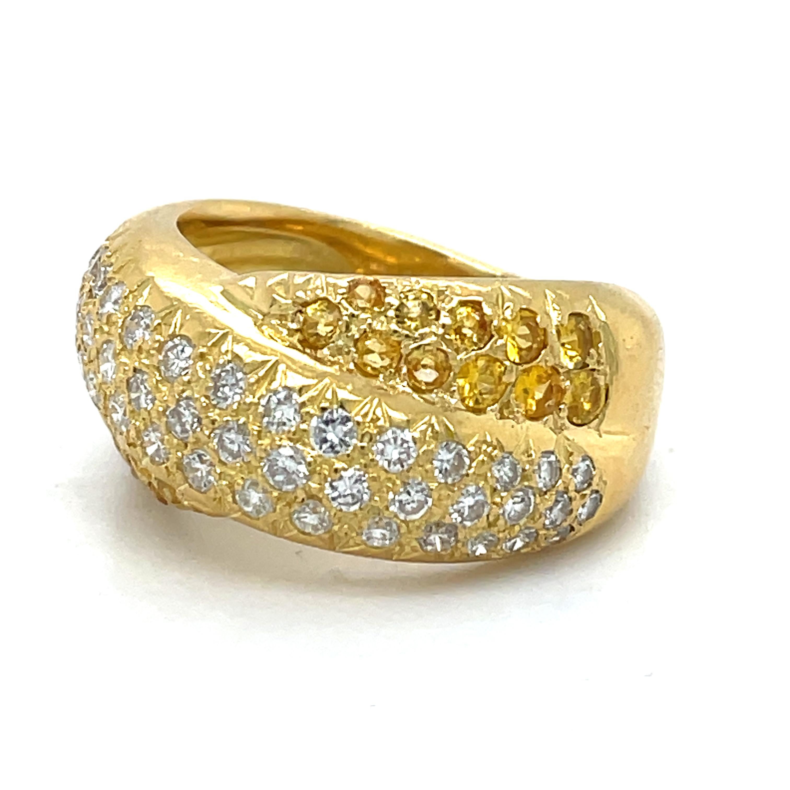 Taglio brillante Anello con zaffiri gialli e diamanti, oro giallo 18 carati, anello a cupola incrociata in vendita