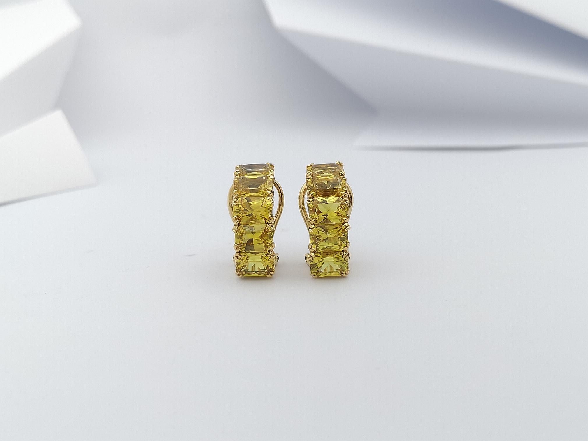 Yellow Sapphire Earrings set in 18 Karat Gold Settings In New Condition For Sale In Bangkok, TH