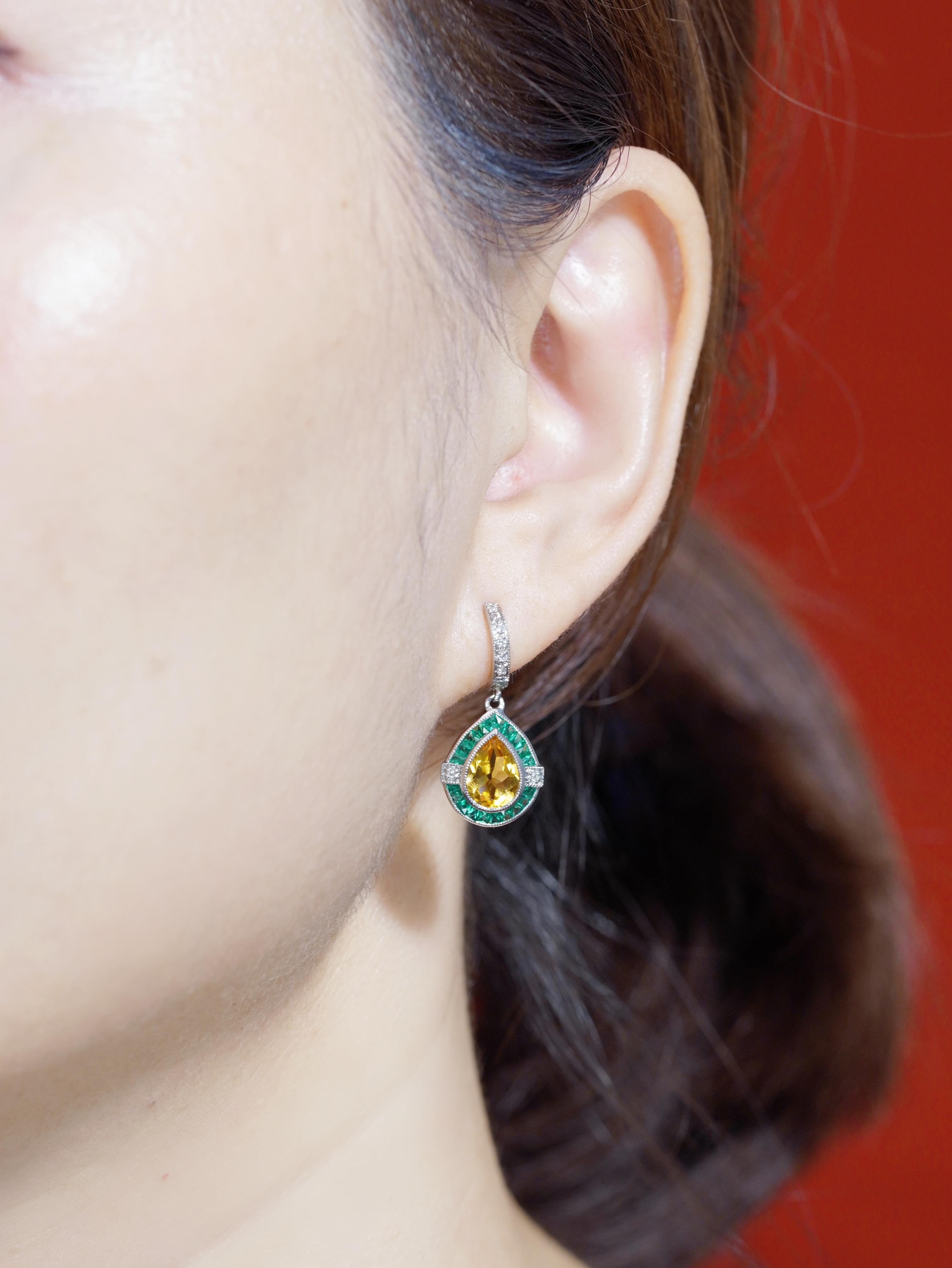 Taille poire Saphir jaune Émeraude et diamant  Boucles d'oreilles Cliff de style Art Déco en or 18 carats en vente