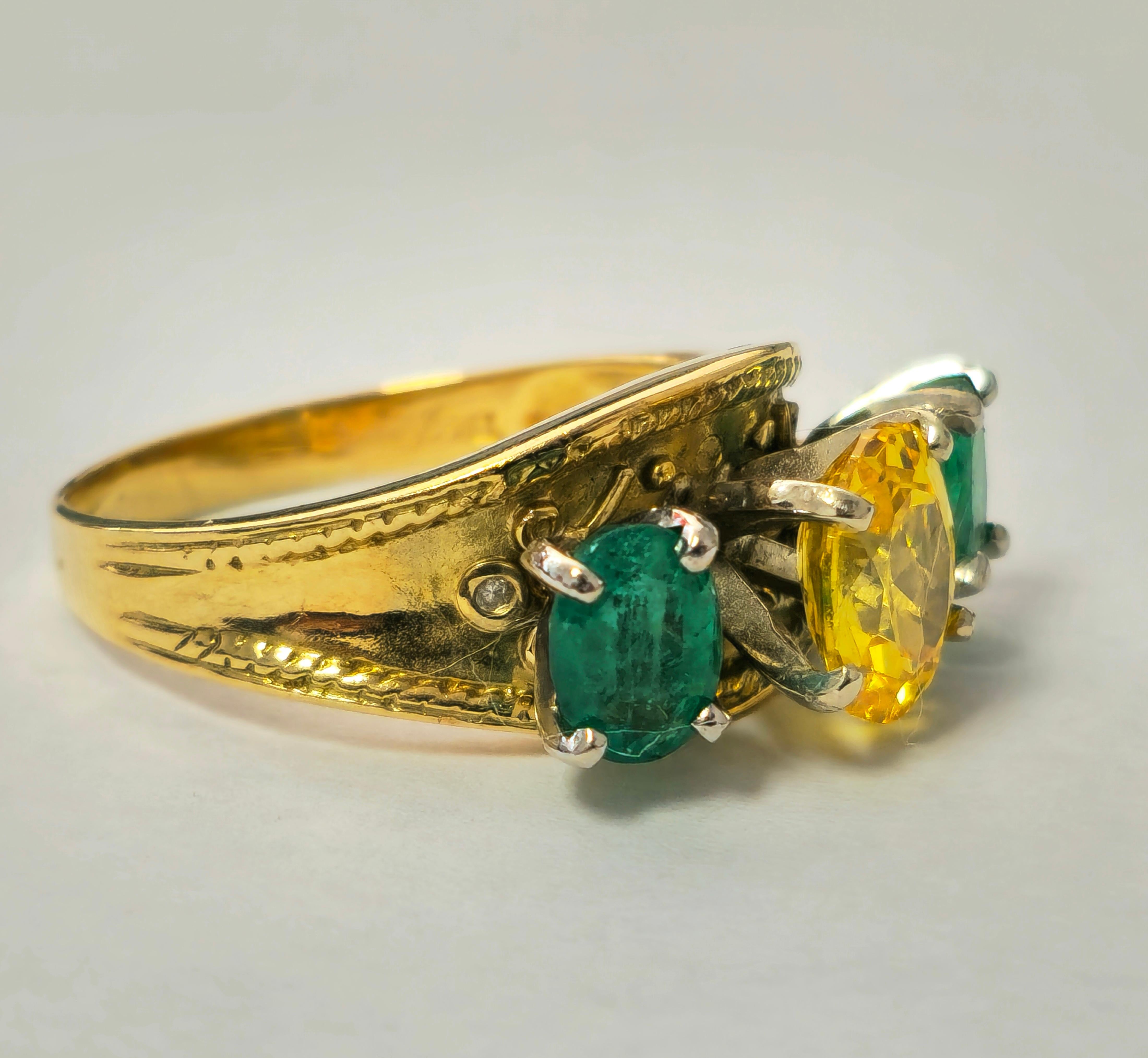 Women's Yellow Sapphire & Emerald Cocktail Ring in 18k yellow Gold For Sale