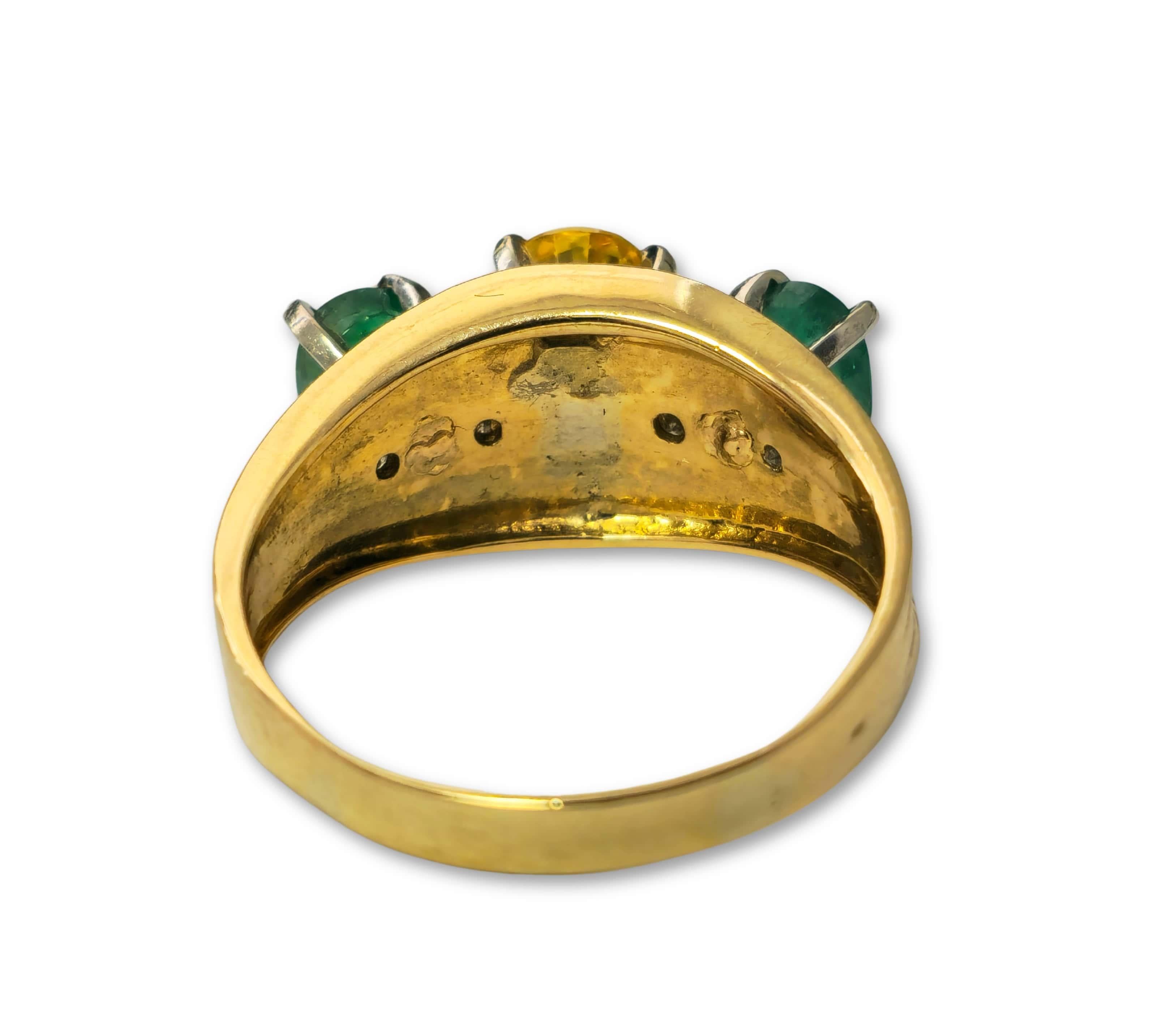 Women's Yellow Sapphire & Emerald Cocktail Ring in 18k yellow Gold For Sale