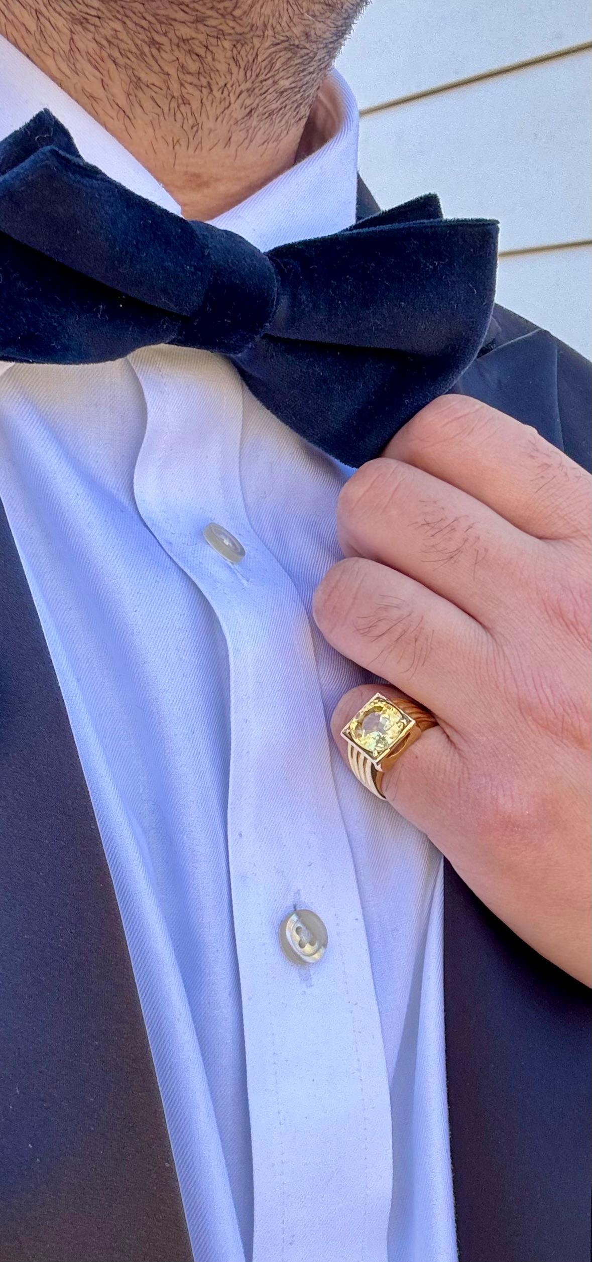 Women's or Men's 14K  Yellow Gold Yellow Sapphire Ring For Sale