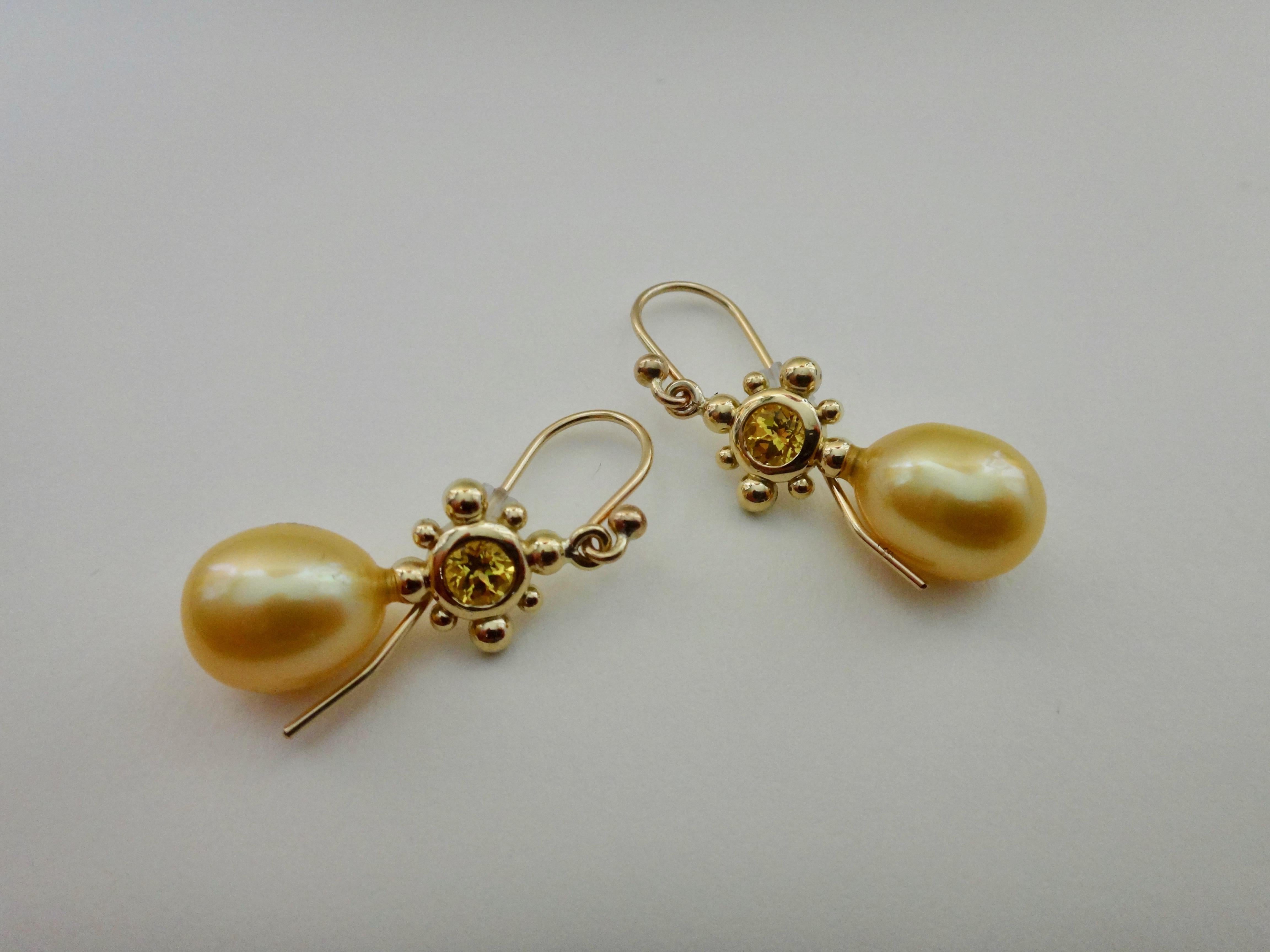 Women's Yellow Sapphire Golden South Seas Pearl 18 Karat Yellow Gold Dangle Earrings