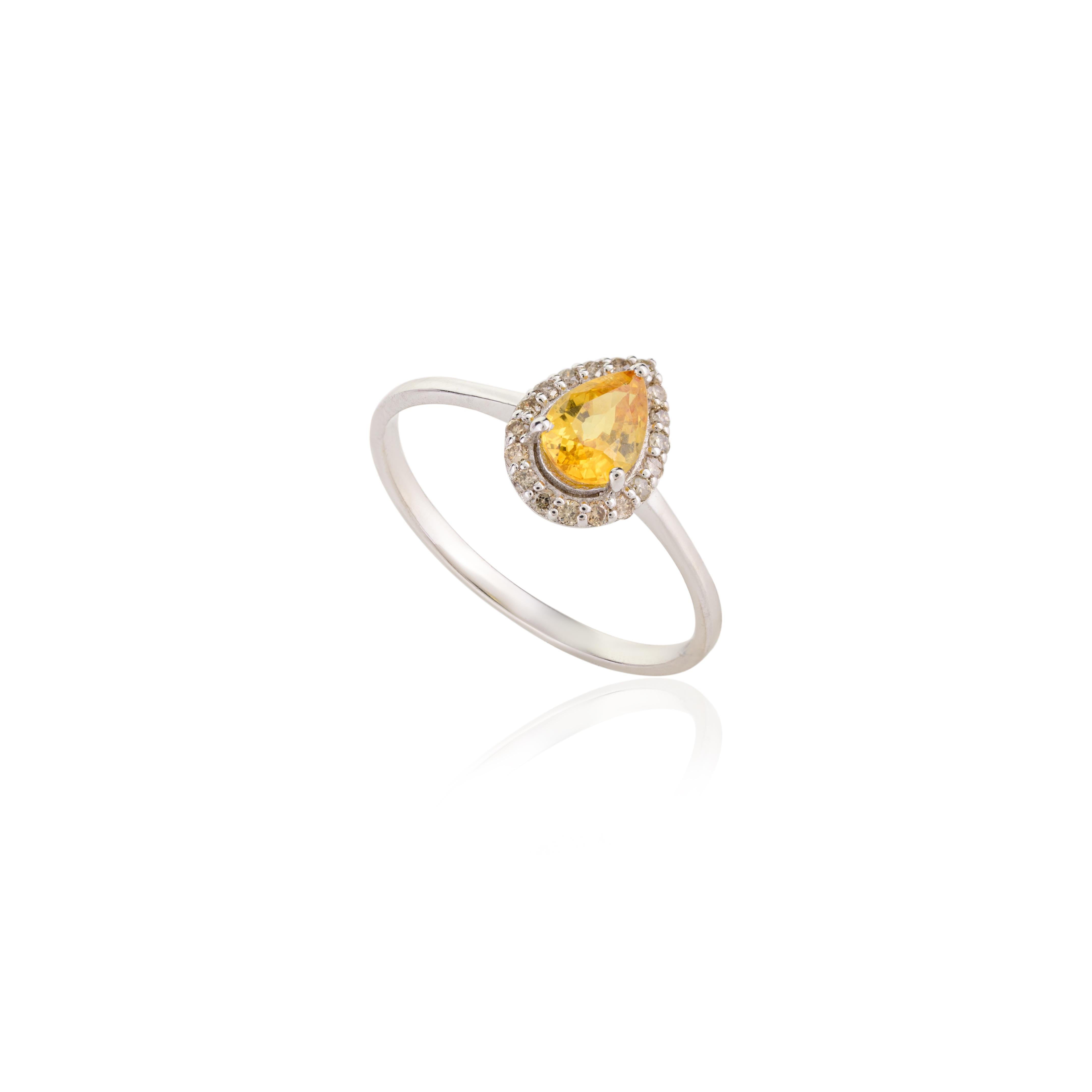 En vente :  Bague de fiançailles en or blanc massif 18k avec saphir jaune et halo de diamants pour elle 4