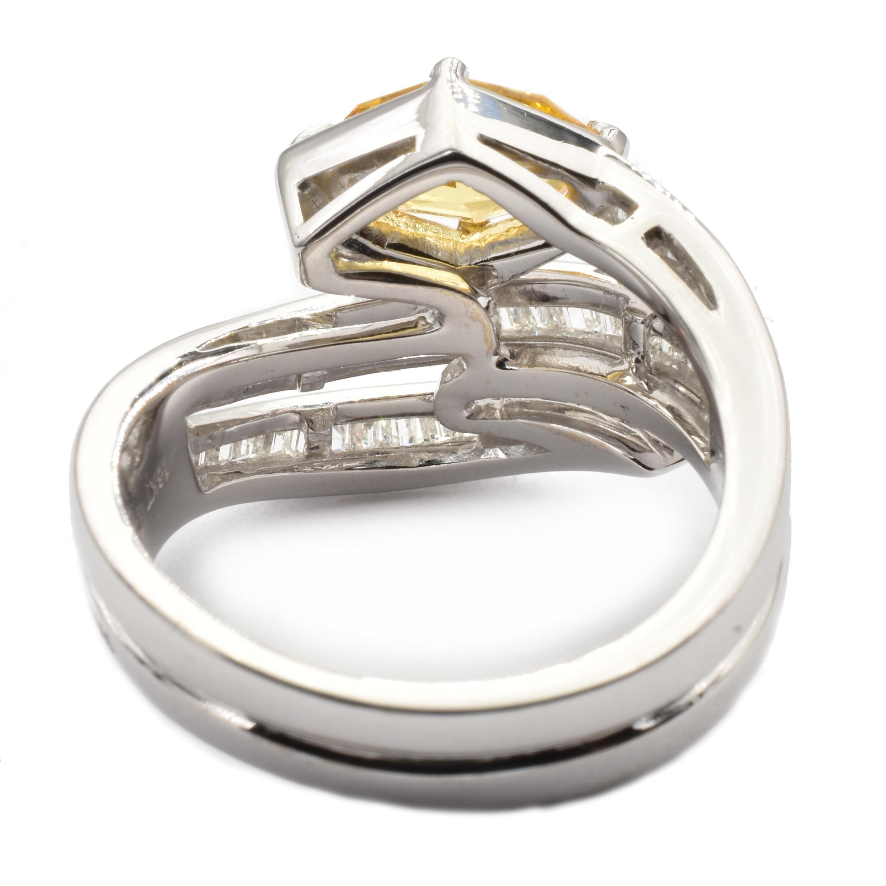 Contemporary Yellow Sapphire Marquise and Diamonds White Gold Snake Ring Made in Italy For Sale