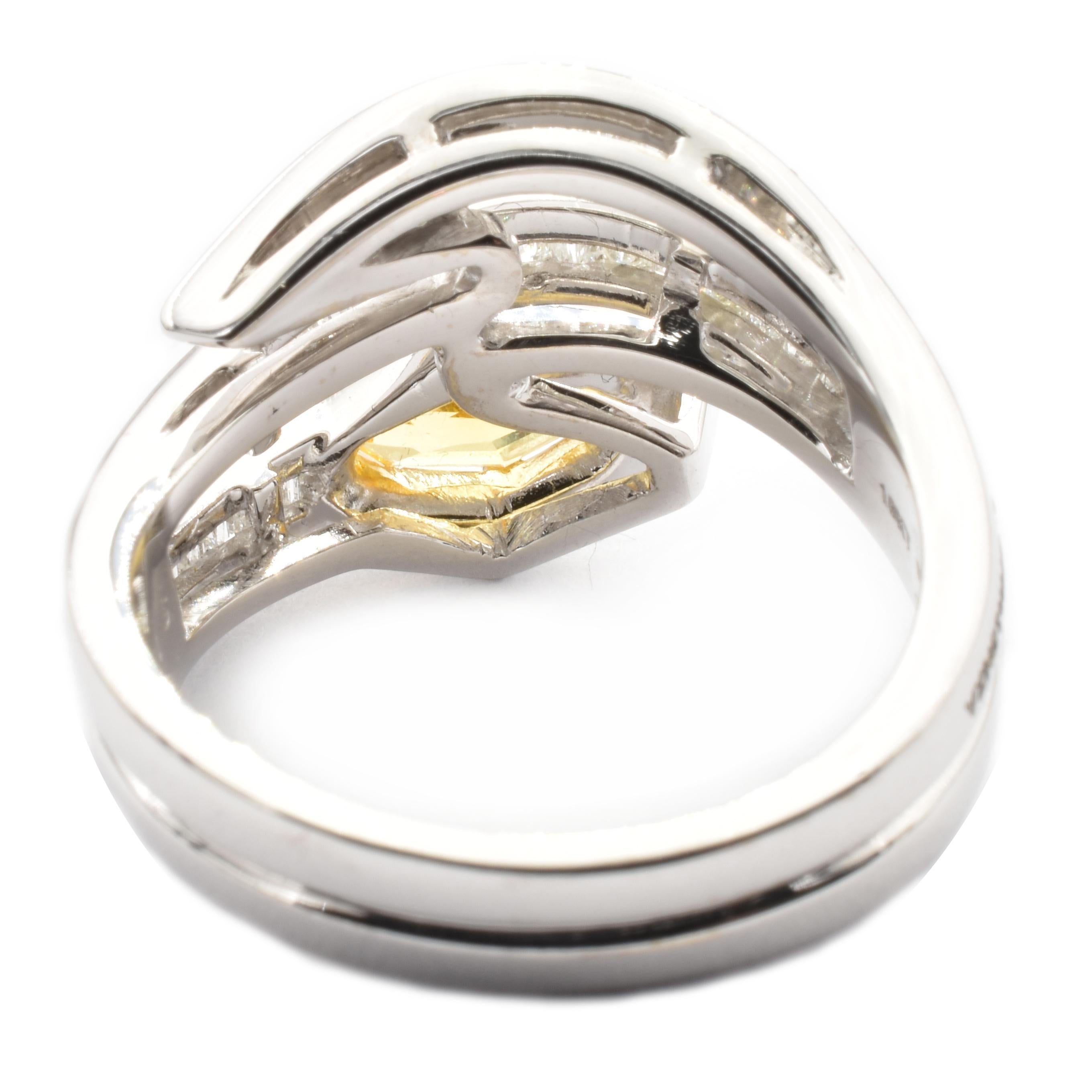Yellow Sapphire Marquise and Diamonds White Gold Snake Ring Made in Italy In New Condition For Sale In Valenza, AL