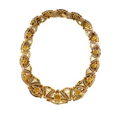 Halskette mit gelbem Saphir, Perlmutt und Diamanten