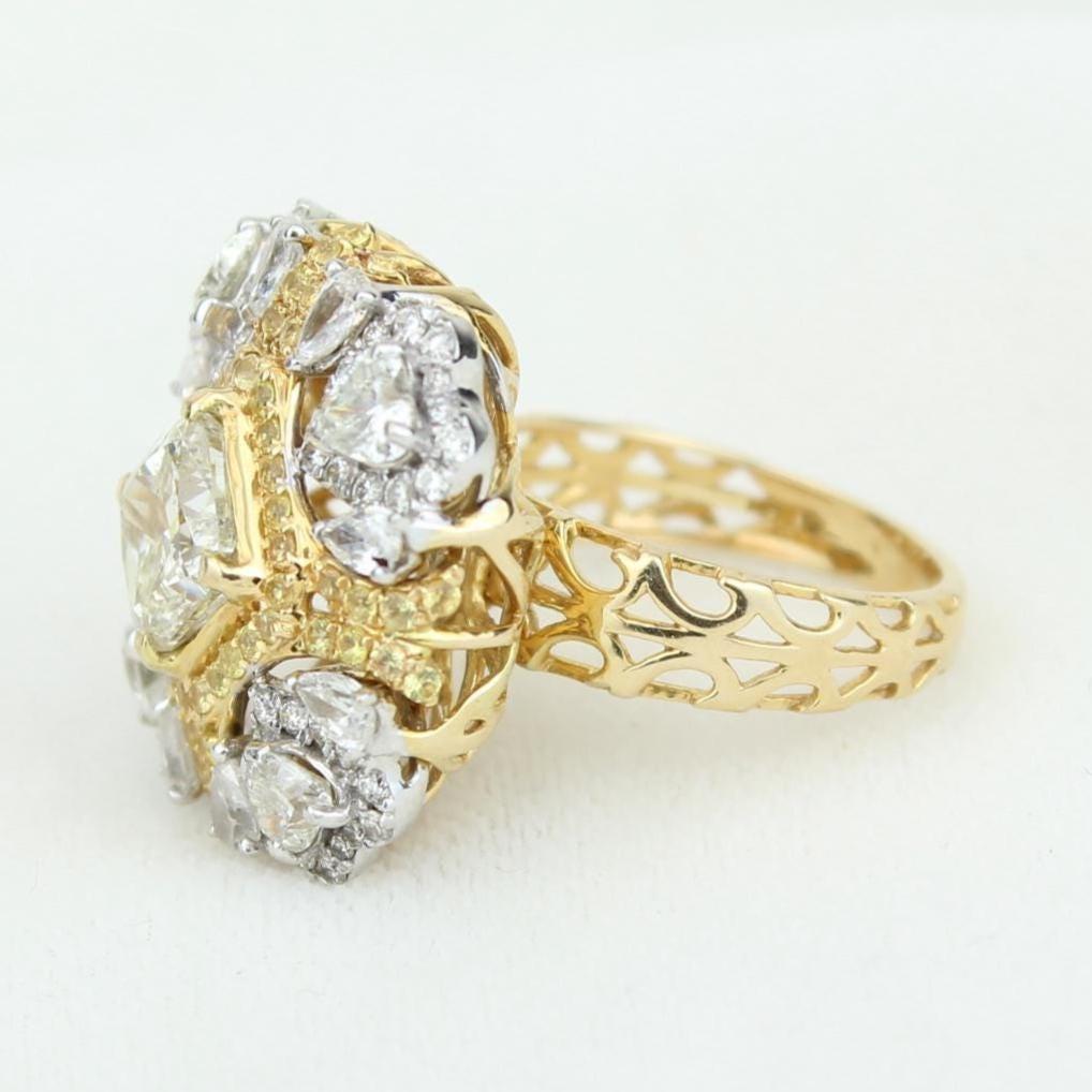 Anillo de zafiro amarillo con diamante natural en oro macizo de 14k (certificado) en Nuevo estado para la venta en New Delhi, DL