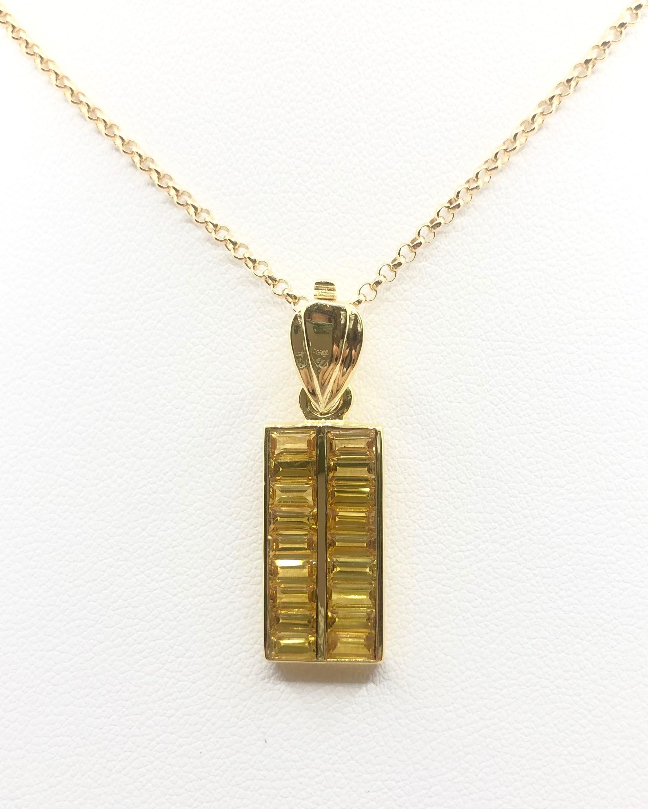 Saphir jaune 2.83 carats Pendentif en or 18 carats
(chaîne non incluse)

Largeur : 1.0 cm 
Longueur : 3.1 cm
Poids total : 4,19 grammes


