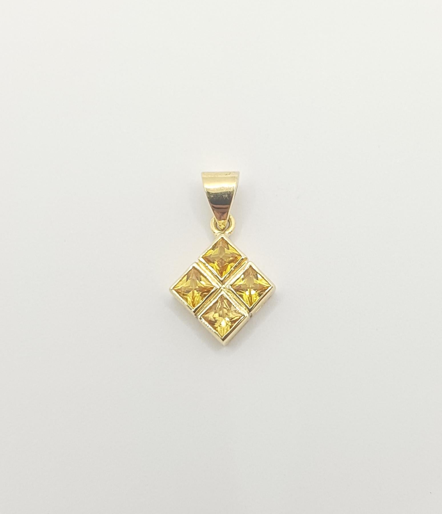Contemporain Pendentif en saphir jaune serti dans des montures en or 18 carats en vente