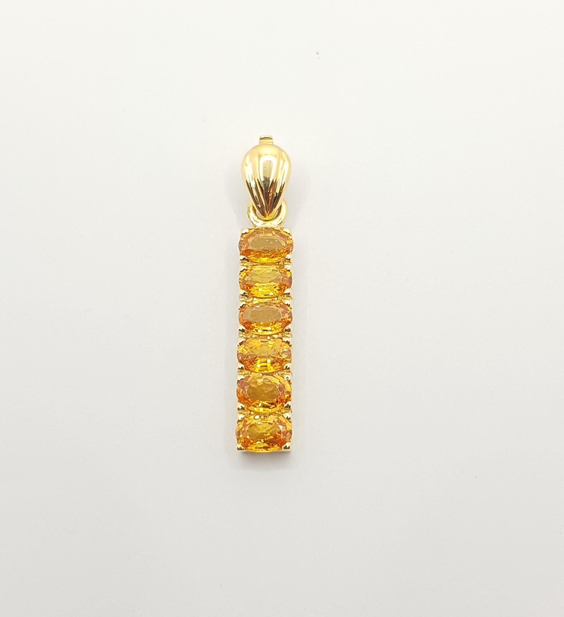 Contemporary Yellow Sapphire Pendant Set in 18 Karat Gold Settings For Sale