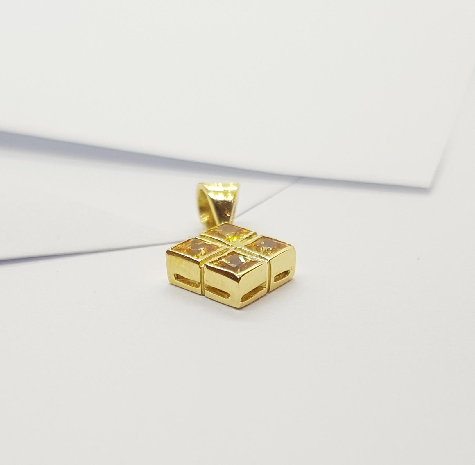 Pendentif en saphir jaune serti dans des montures en or 18 carats Neuf - En vente à Bangkok, TH