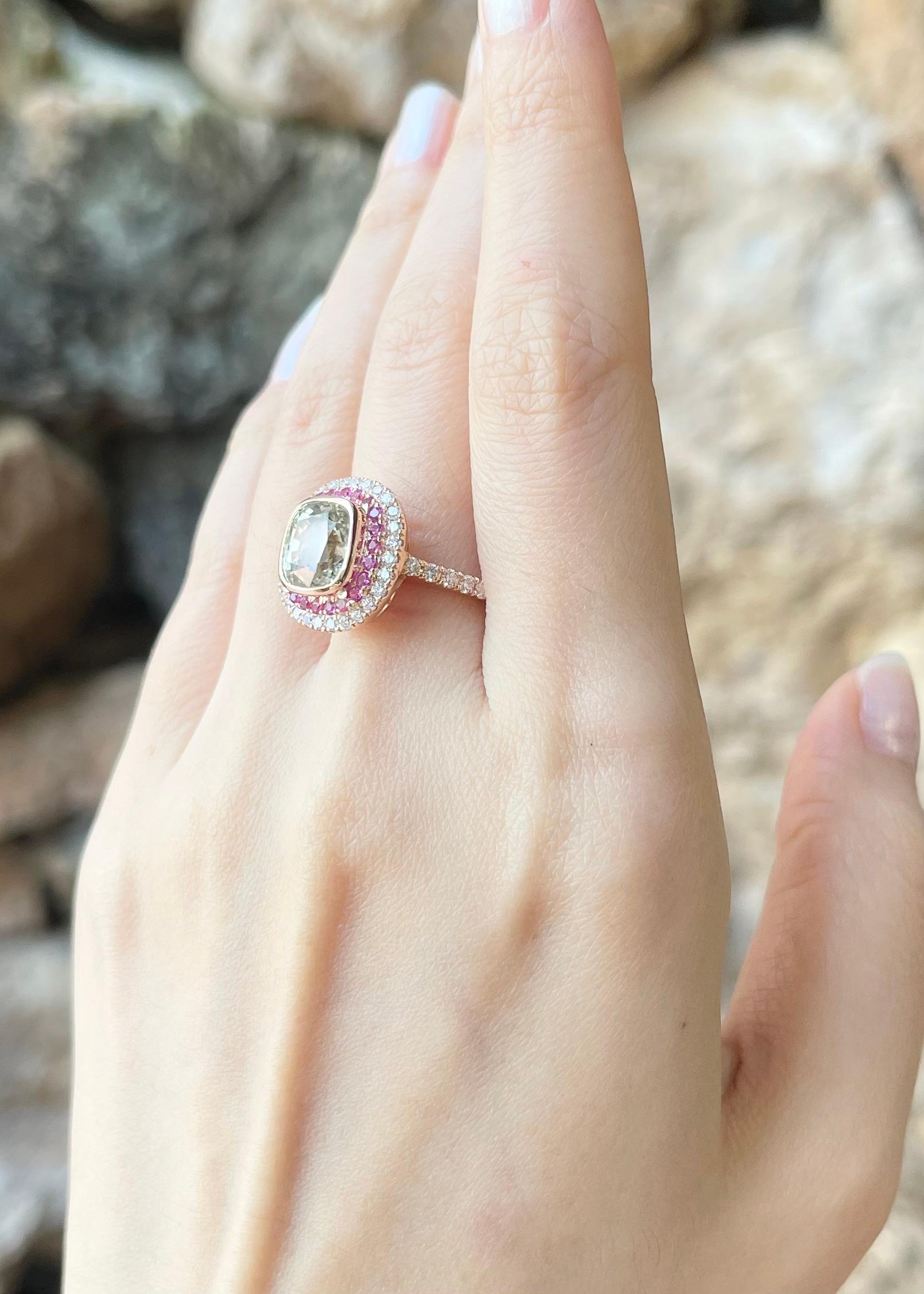 Yellow Sapphire, Pink Sapphire and Diamond Ring set in 18K Rose Gold Settings In New Condition For Sale In Bangkok, TH