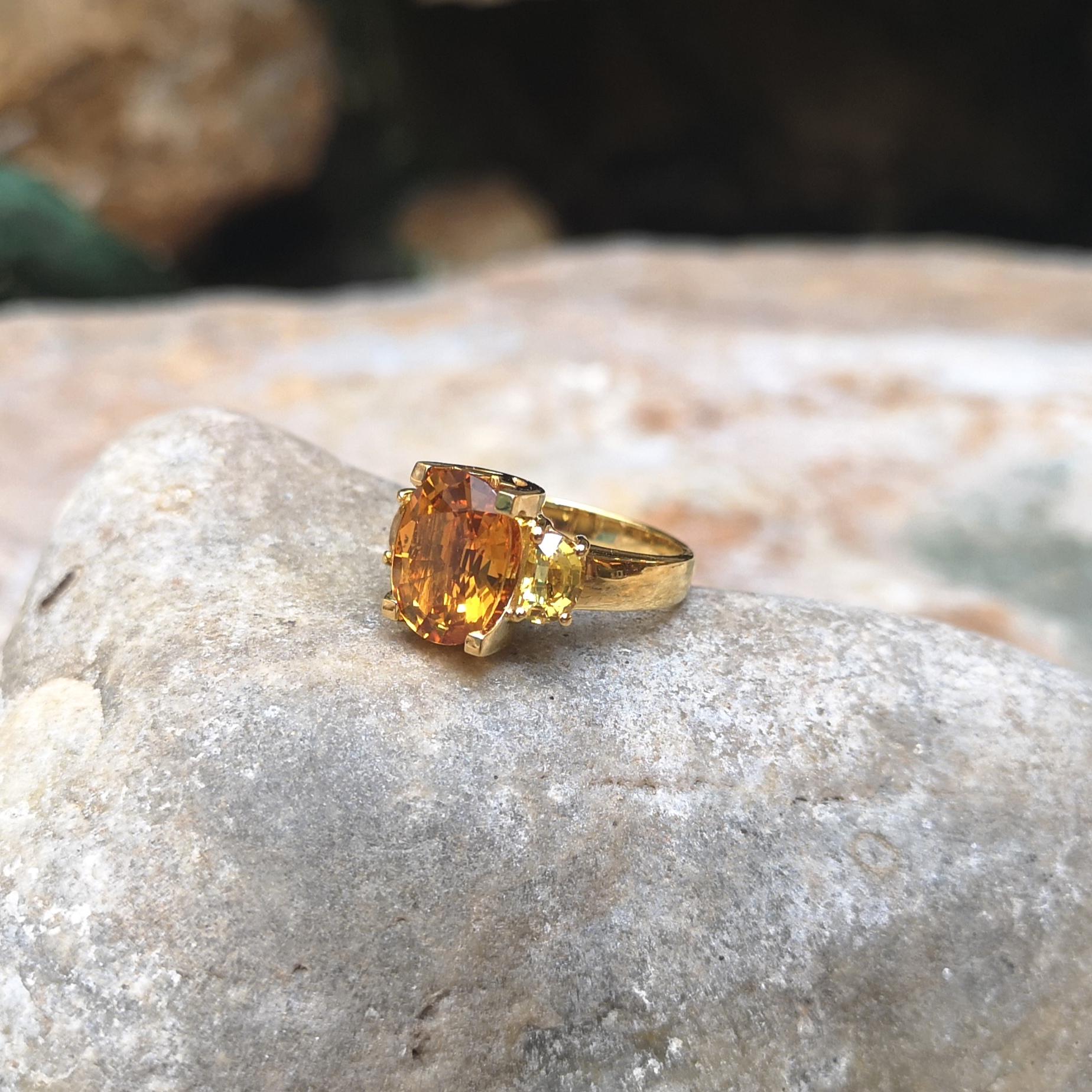 Yellow Sapphire Ring set in 18K Gold Settings For Sale 8