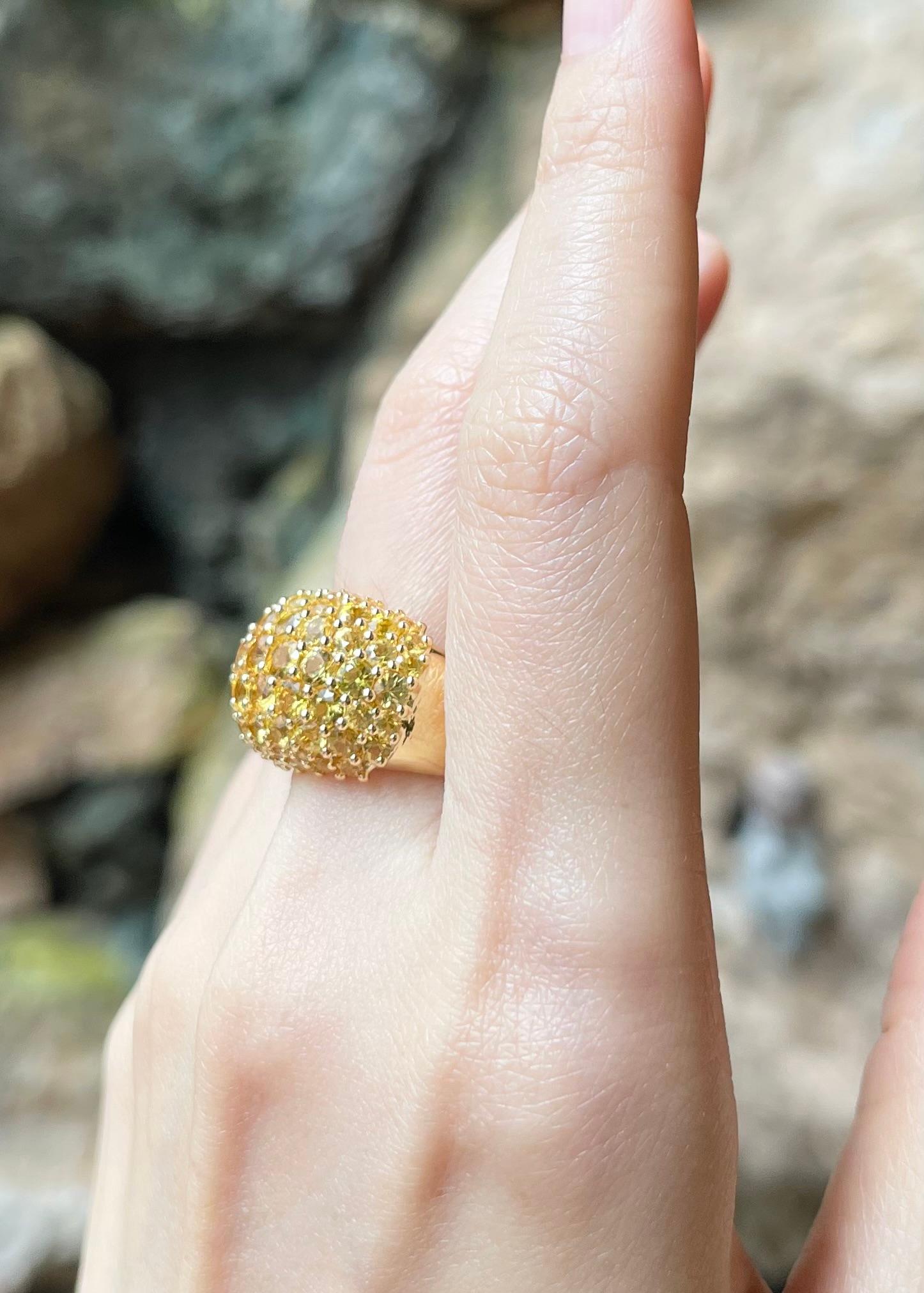 Anello con zaffiro giallo incastonato in oro 18 carati In condizioni Nuovo in vendita a Bangkok, TH