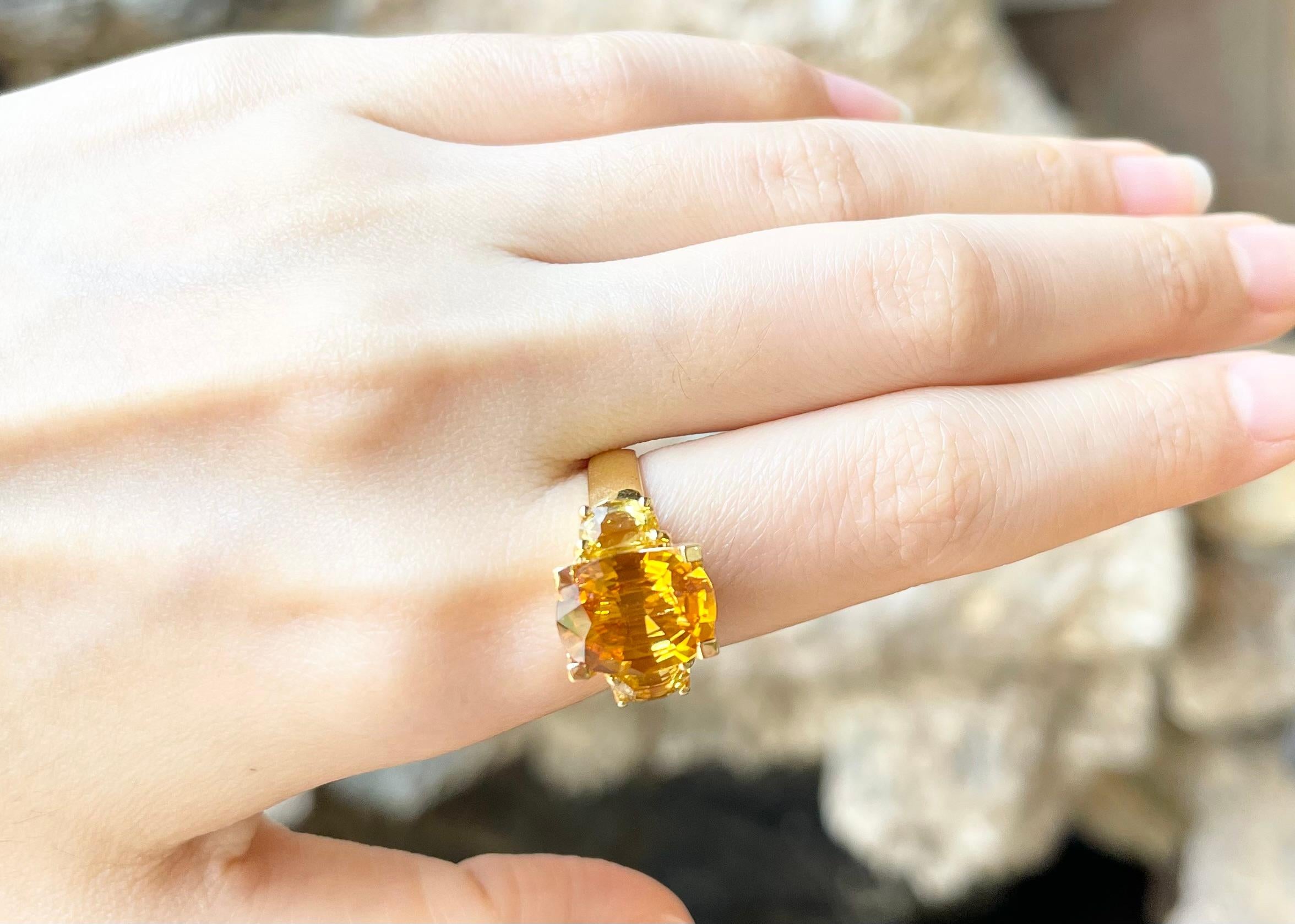 Yellow Sapphire Ring set in 18K Gold Settings For Sale 3