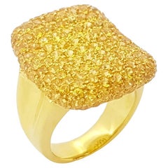 Gelber Saphir-Ring in 18 Karat Goldfassungen gefasst