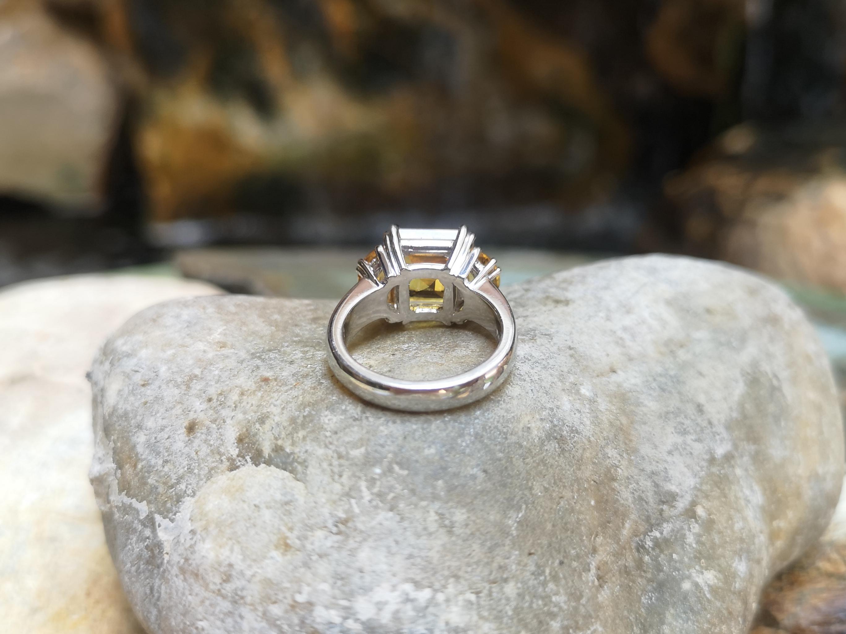 Bague en platine sertie d'un saphir jaune en sertissage 950 en vente 5