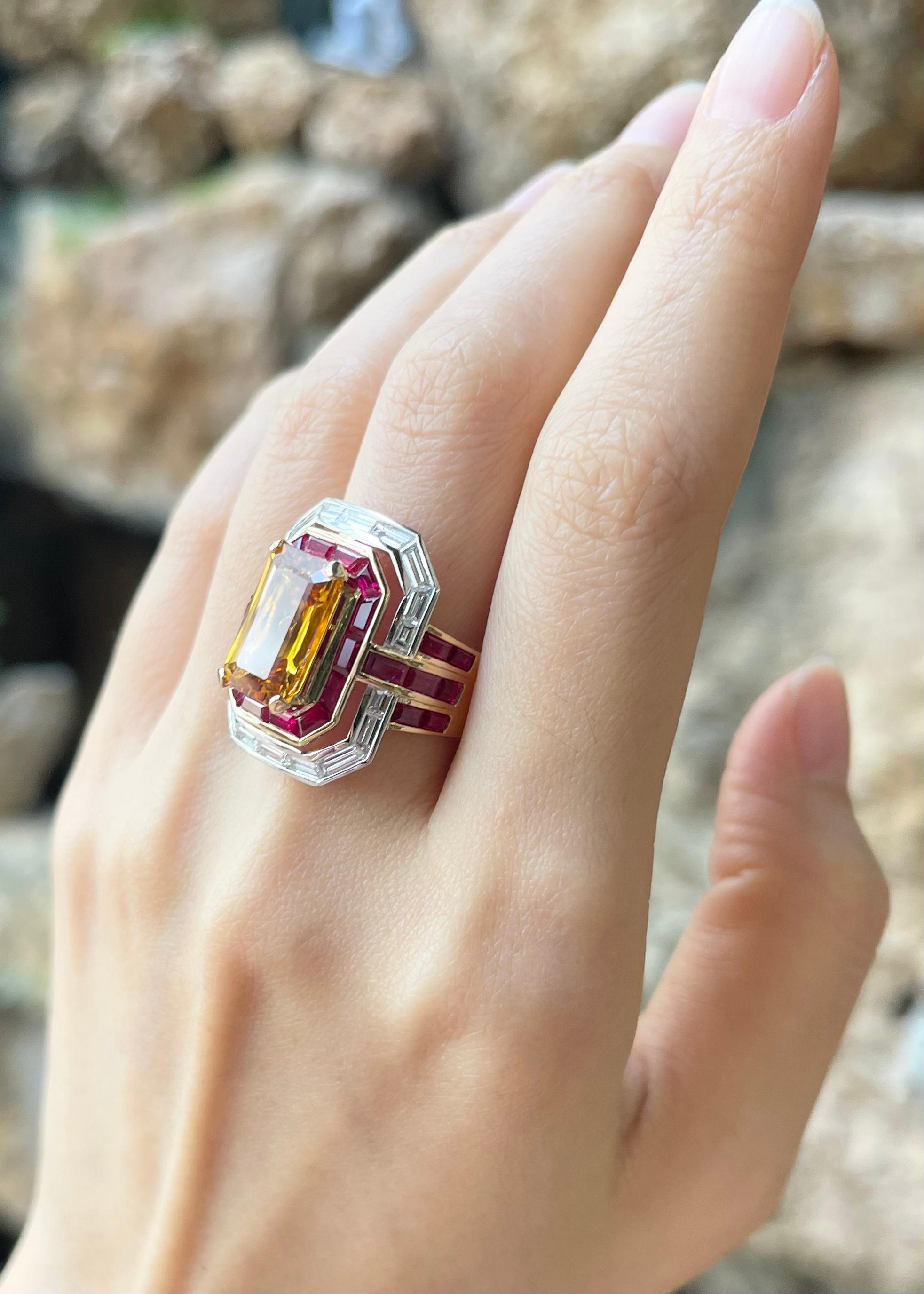Ring mit gelbem Saphir, Rubin und Diamant in 18 Karat Gold gefasst (Zeitgenössisch)