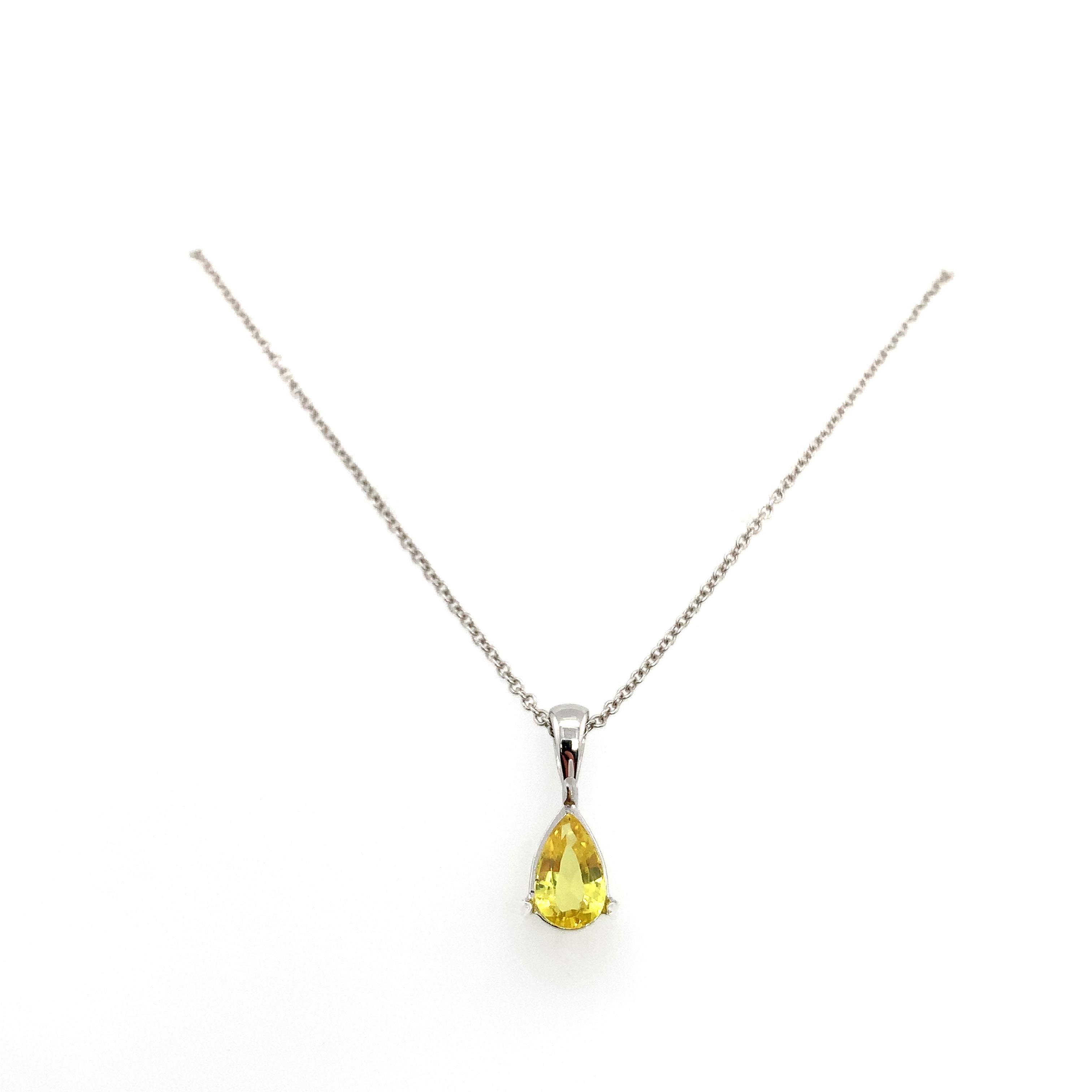 Yellow sapphire solitaire pendant necklace 18k white gold In New Condition For Sale In London, GB