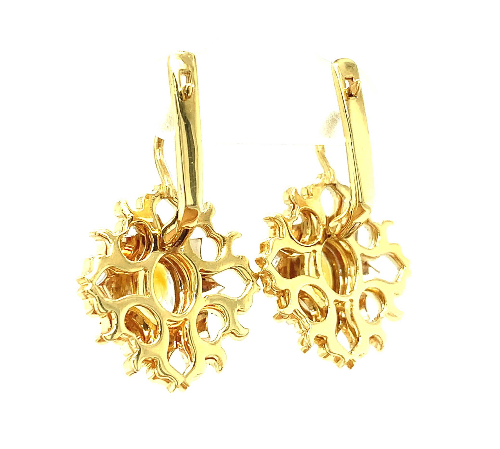 Yellow Sapphire Drop Earrings in White and Yellow Gold In New Condition In Los Angeles, CA