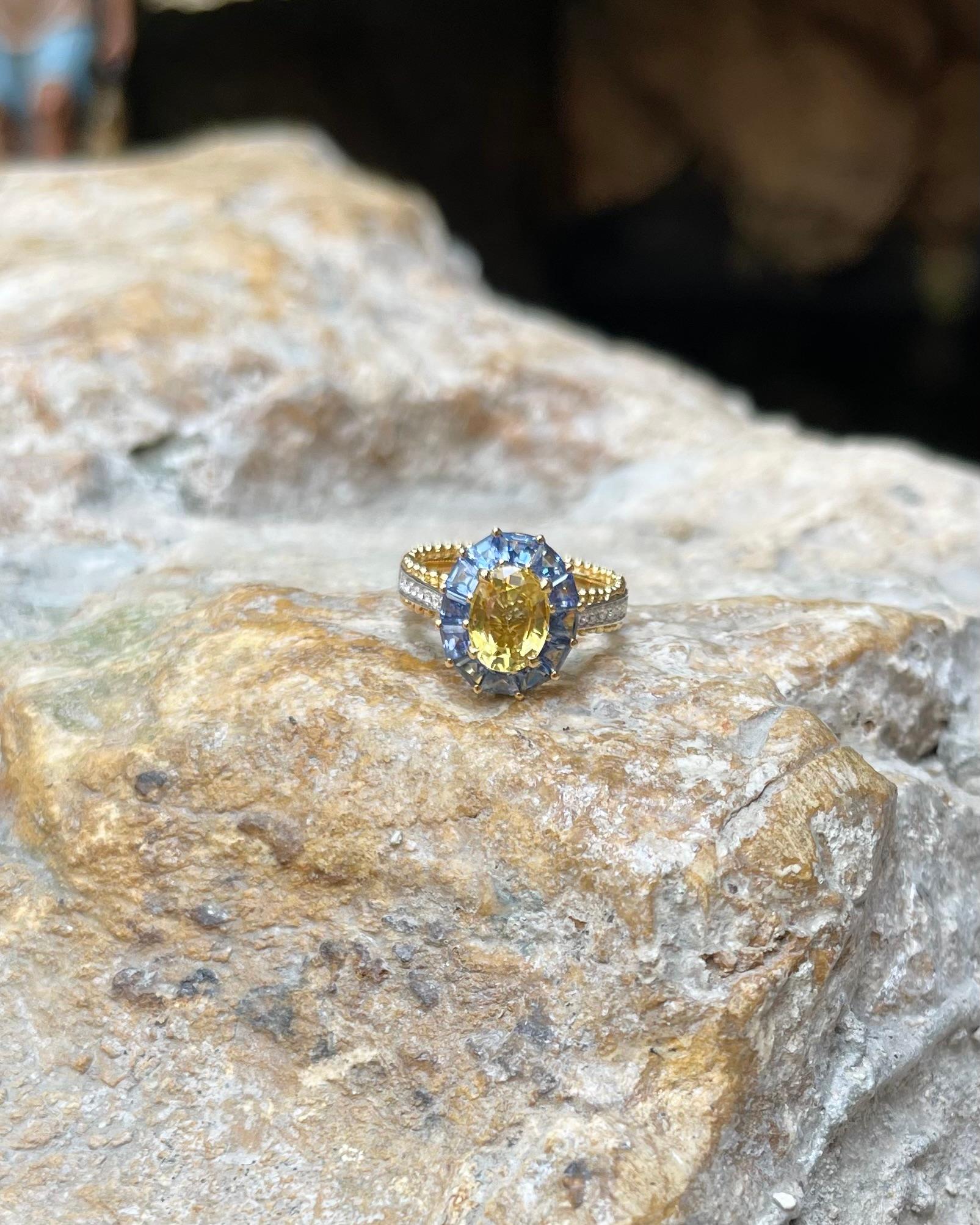 Bague en or 18 carats avec saphir jaune, saphir bleu et diamant en vente 5