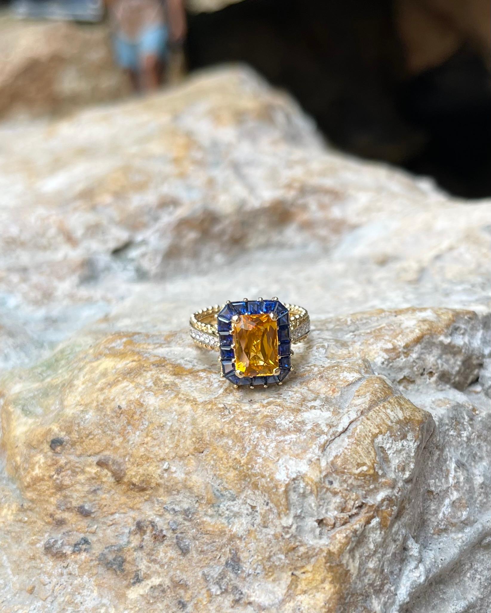 Ring aus 18 Karat Gold mit gelbem Saphir mit blauem Saphir und blauem Saphir und Diamant im Angebot 7
