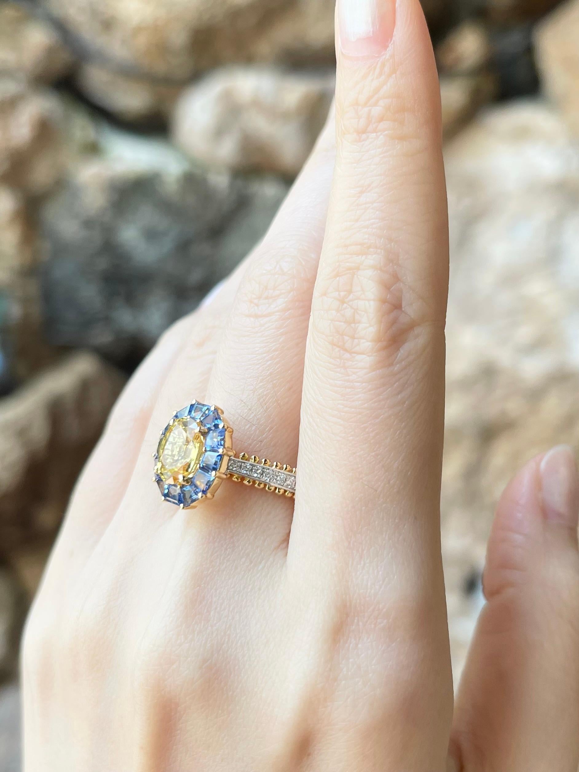 Bague en or 18 carats avec saphir jaune, saphir bleu et diamant Neuf - En vente à Bangkok, TH