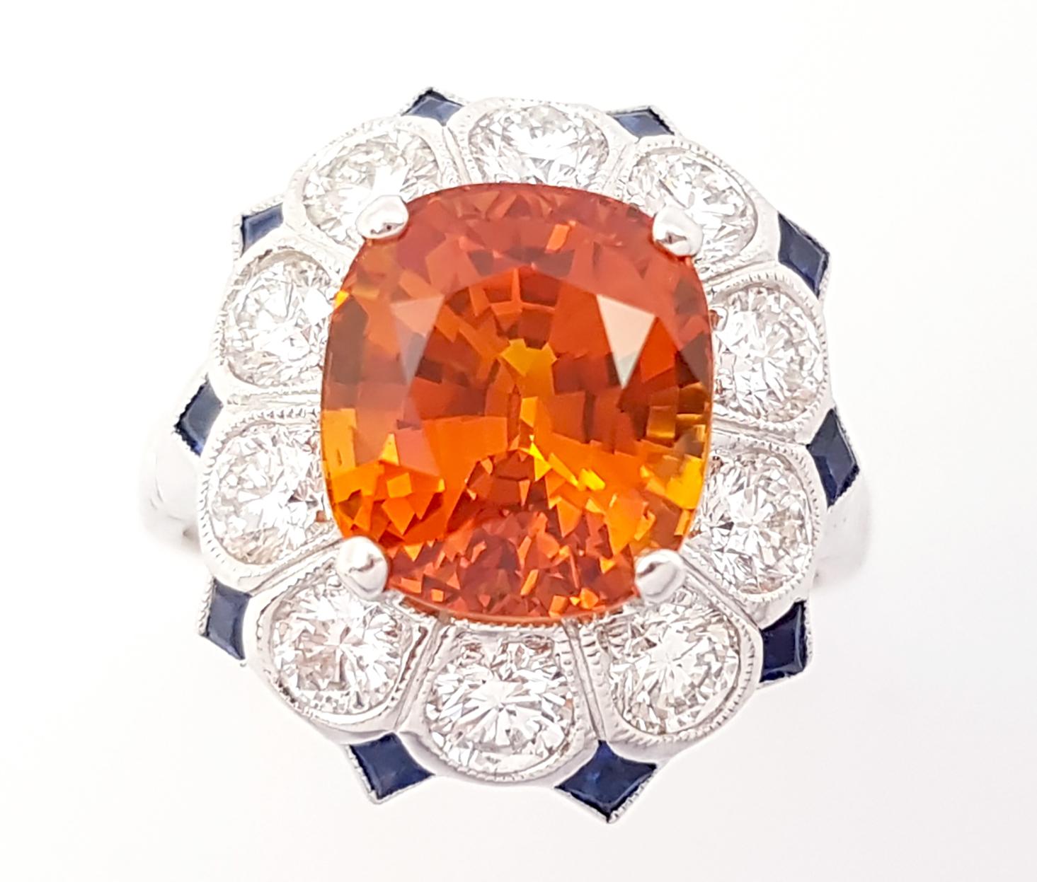 Yellow Sapphire with Blue Sapphire and Diamond Ring set in 18K white Gold Set For Sale 3